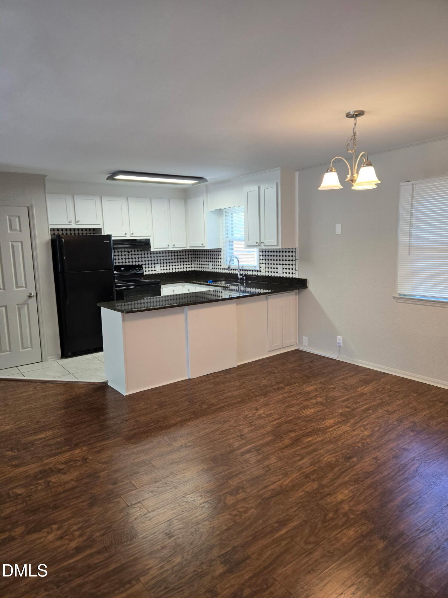 25 E North Street Property Photo 8