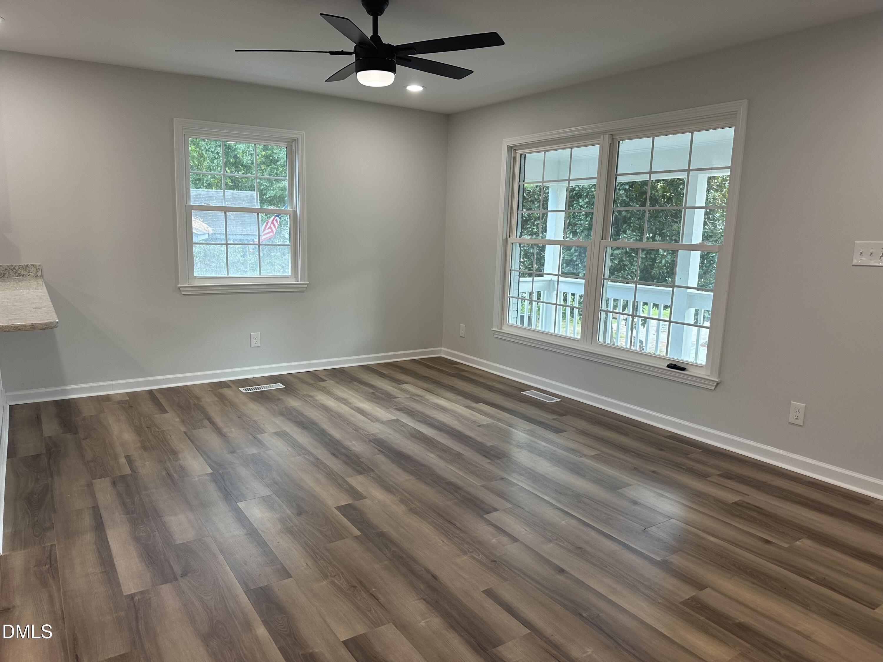 113 Beam Circle Property Photo 2