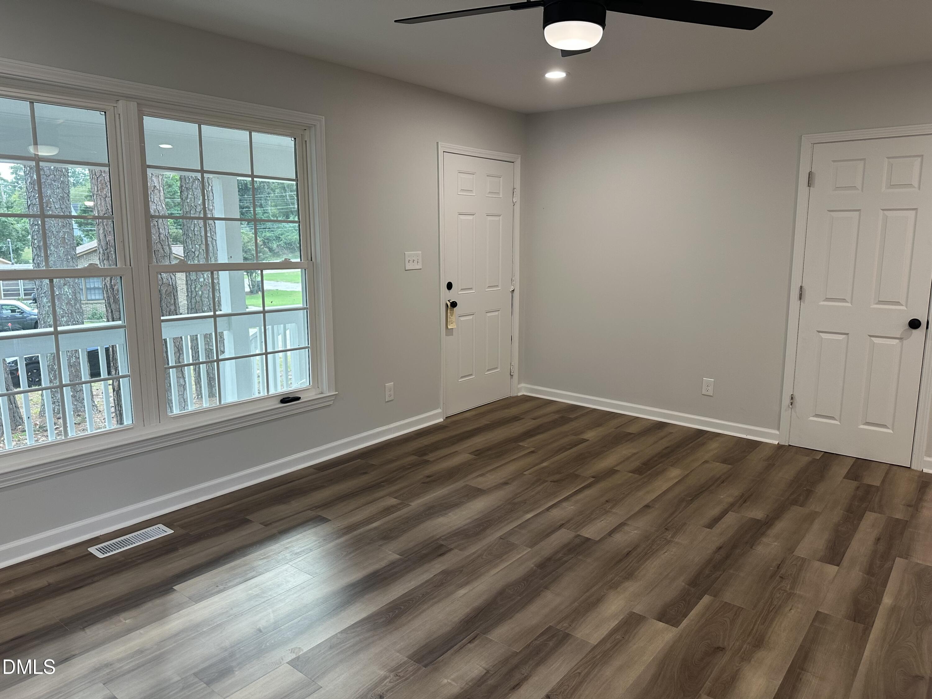 113 Beam Circle Property Photo 3