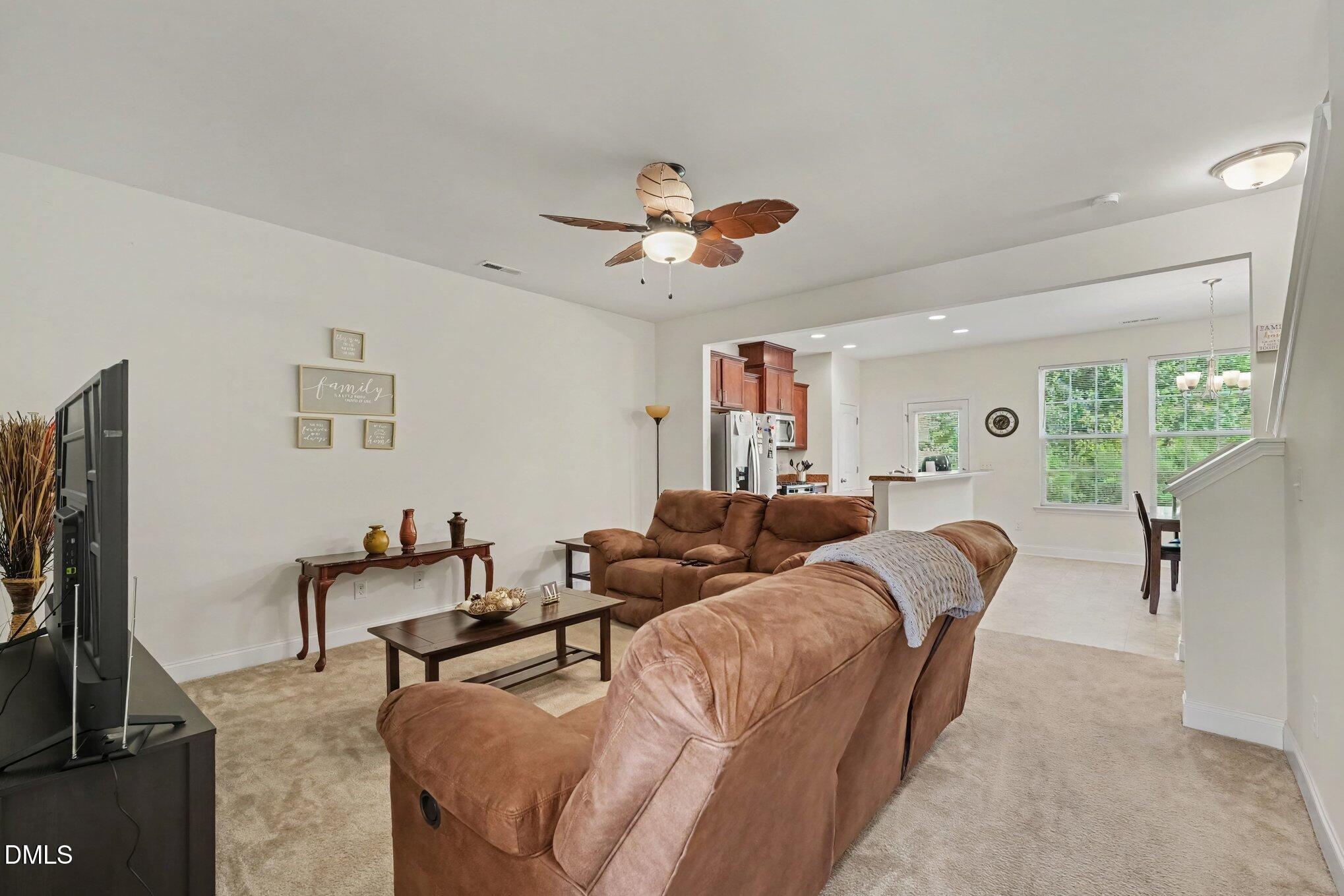 324 E Porthaven Way Property Photo 6