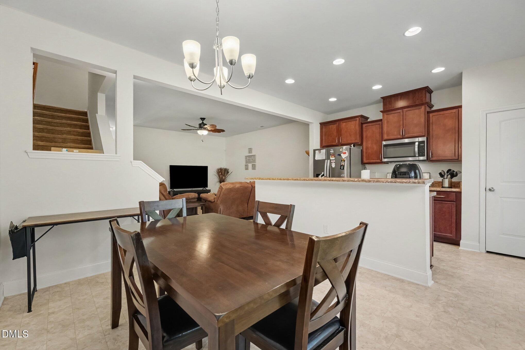 324 E Porthaven Way Property Photo 9