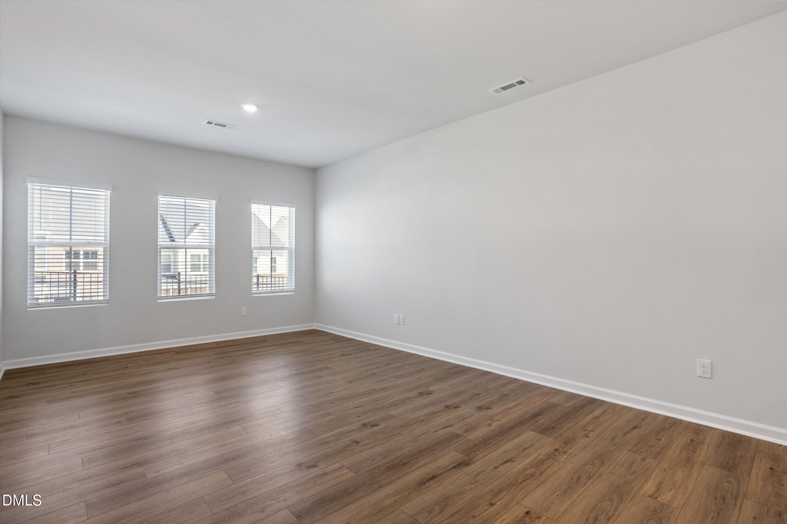 129 Blue Melody Avenue 256 Property Photo 6
