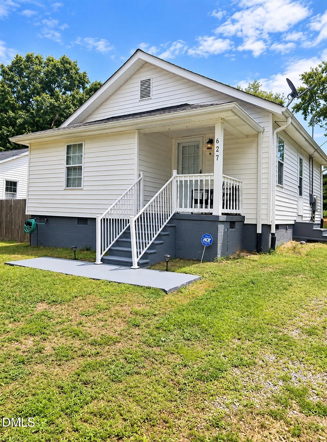 627 Dailey Street Property Photo 1
