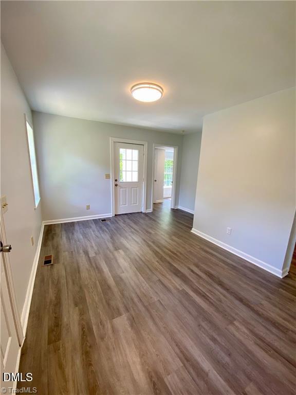 627 Dailey Street Property Photo 6