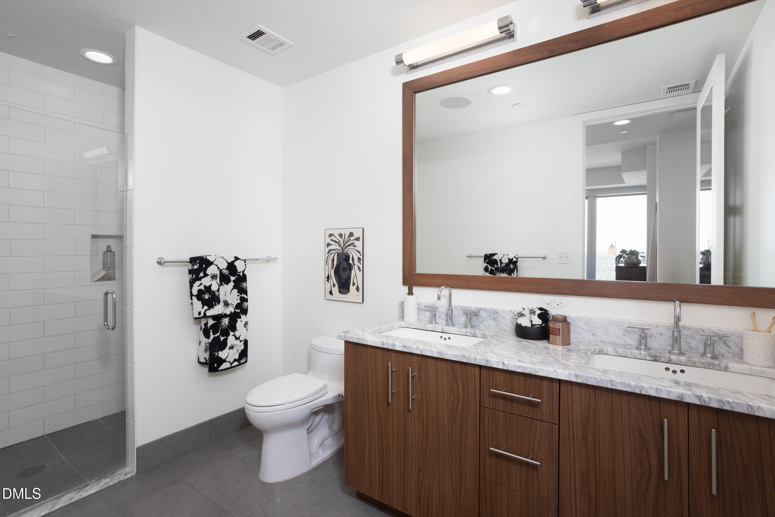110 N Corcoran Street 2603 Property Photo 21
