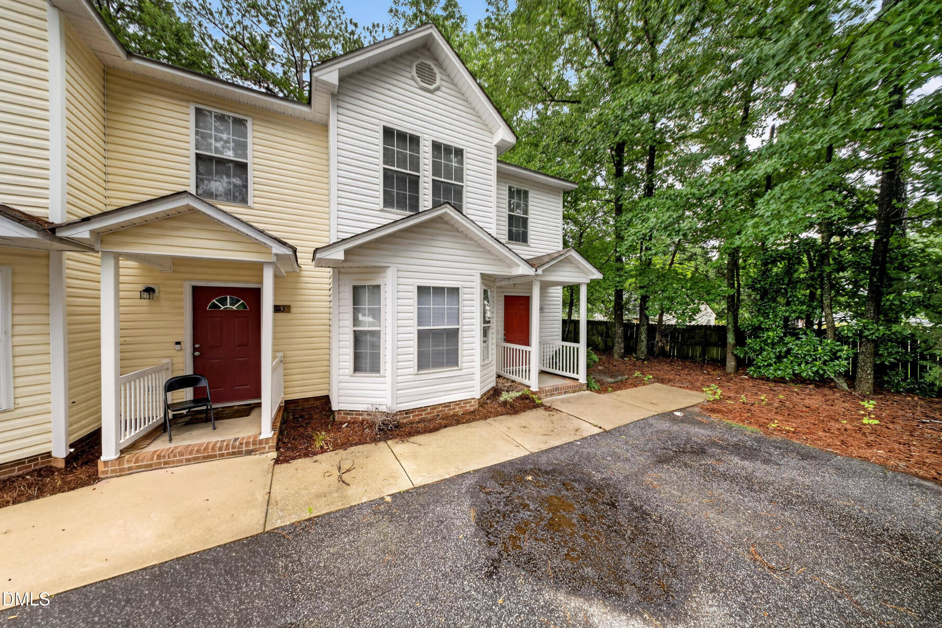 615 S Moore Street Property Photo 4