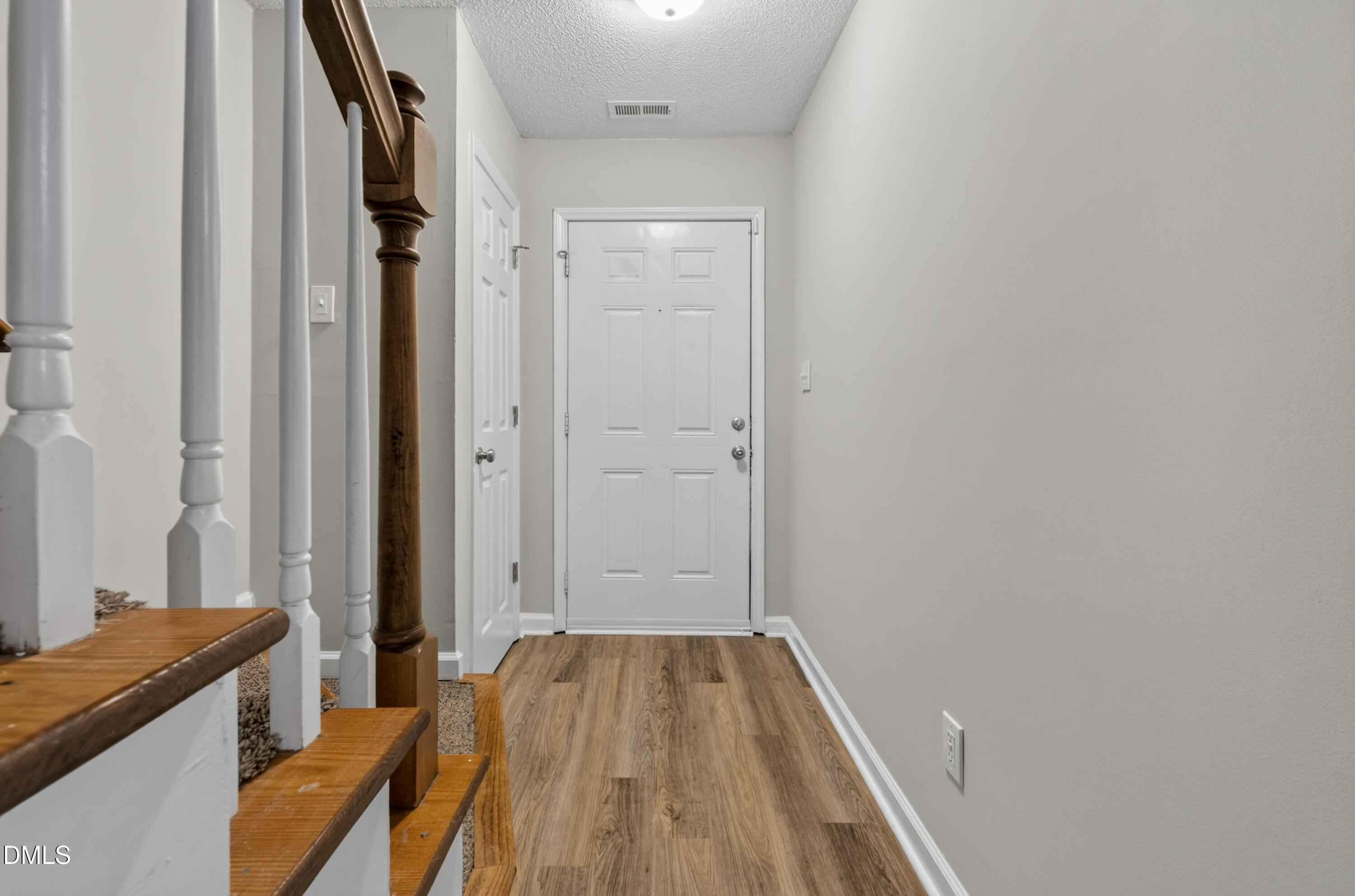 615 S Moore Street Property Photo 9