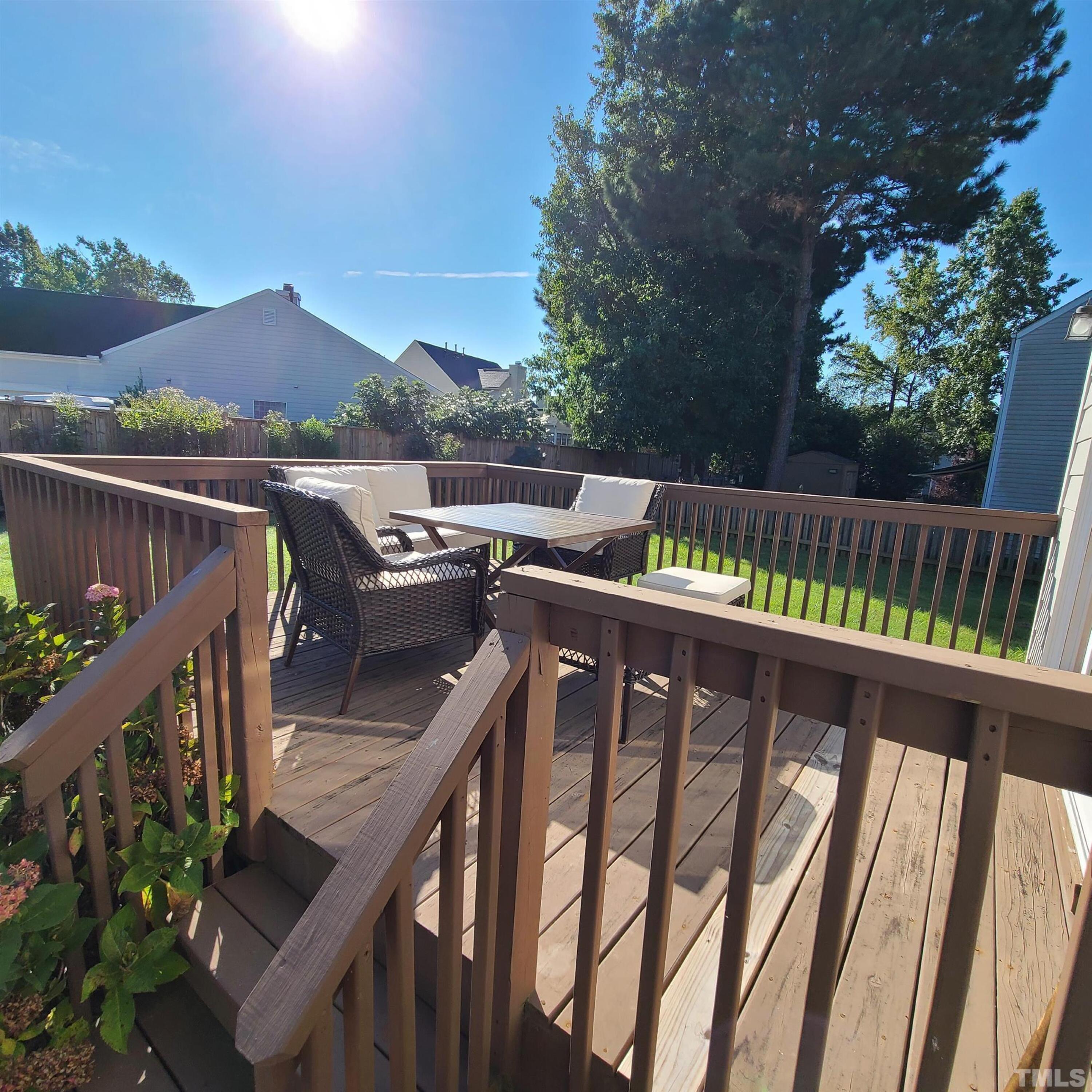 101 Autumn Glen Lane Property Photo 2