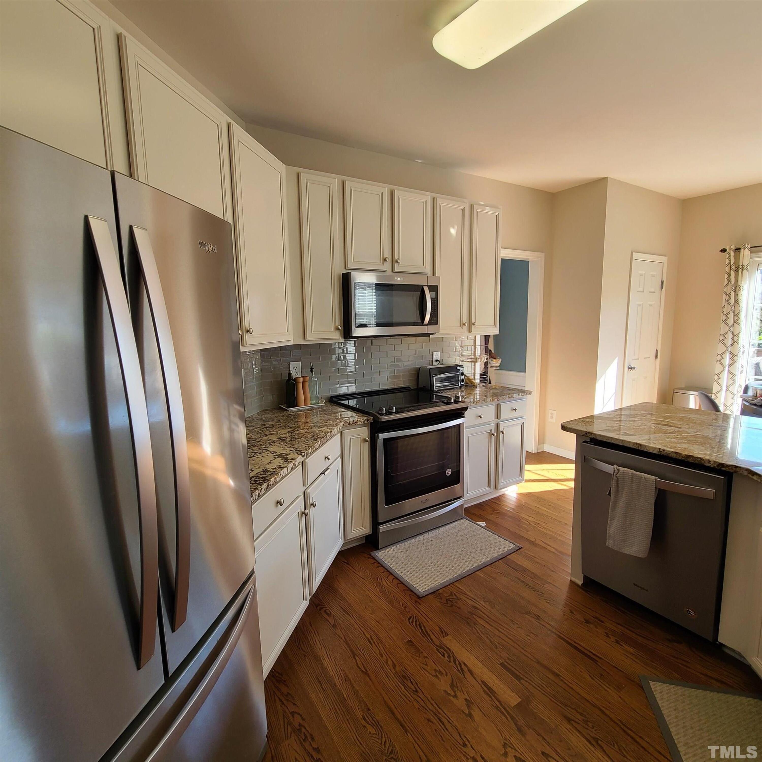 101 Autumn Glen Lane Property Photo 14