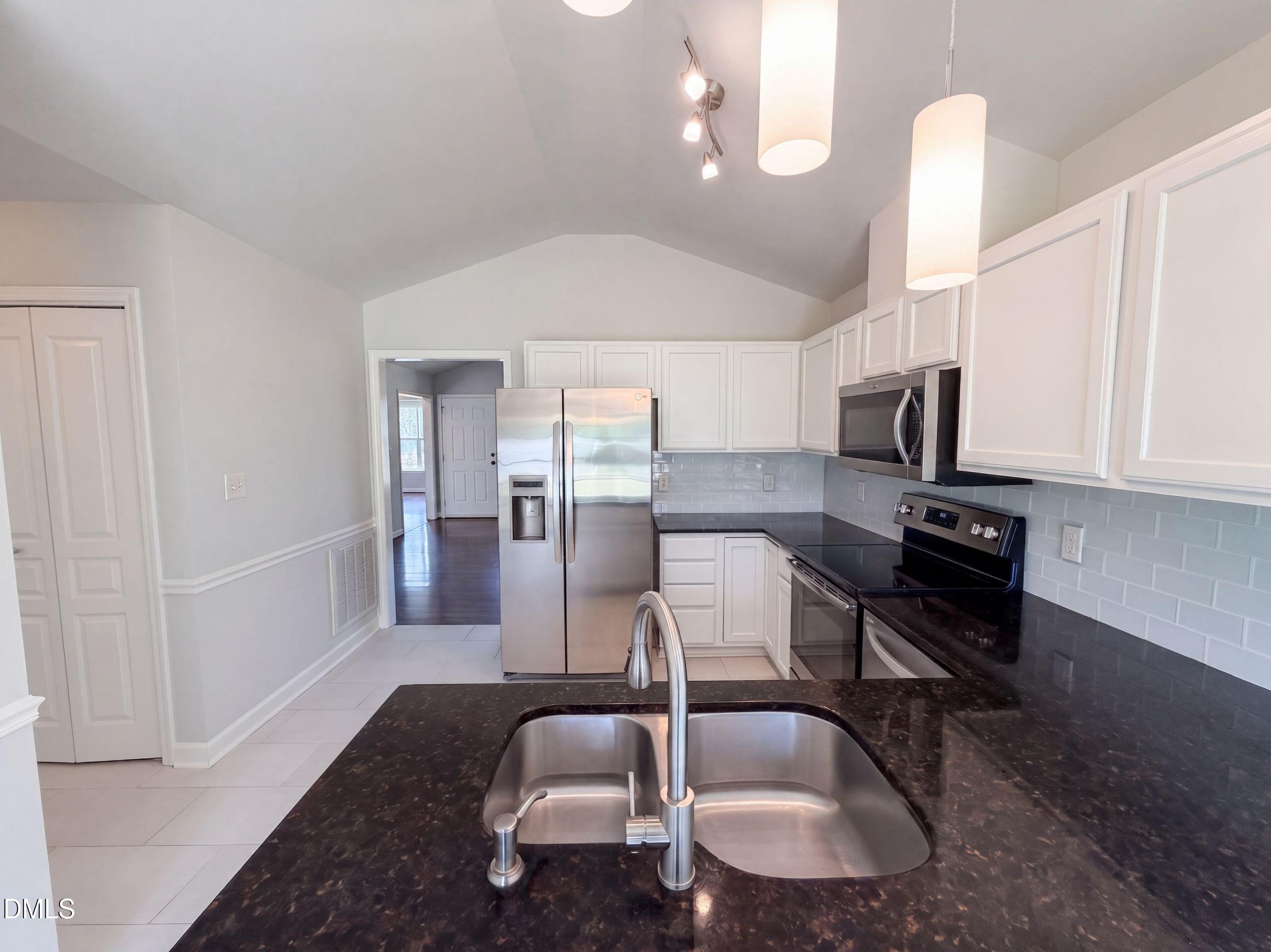 145 Gray Bass Court Property Photo 9