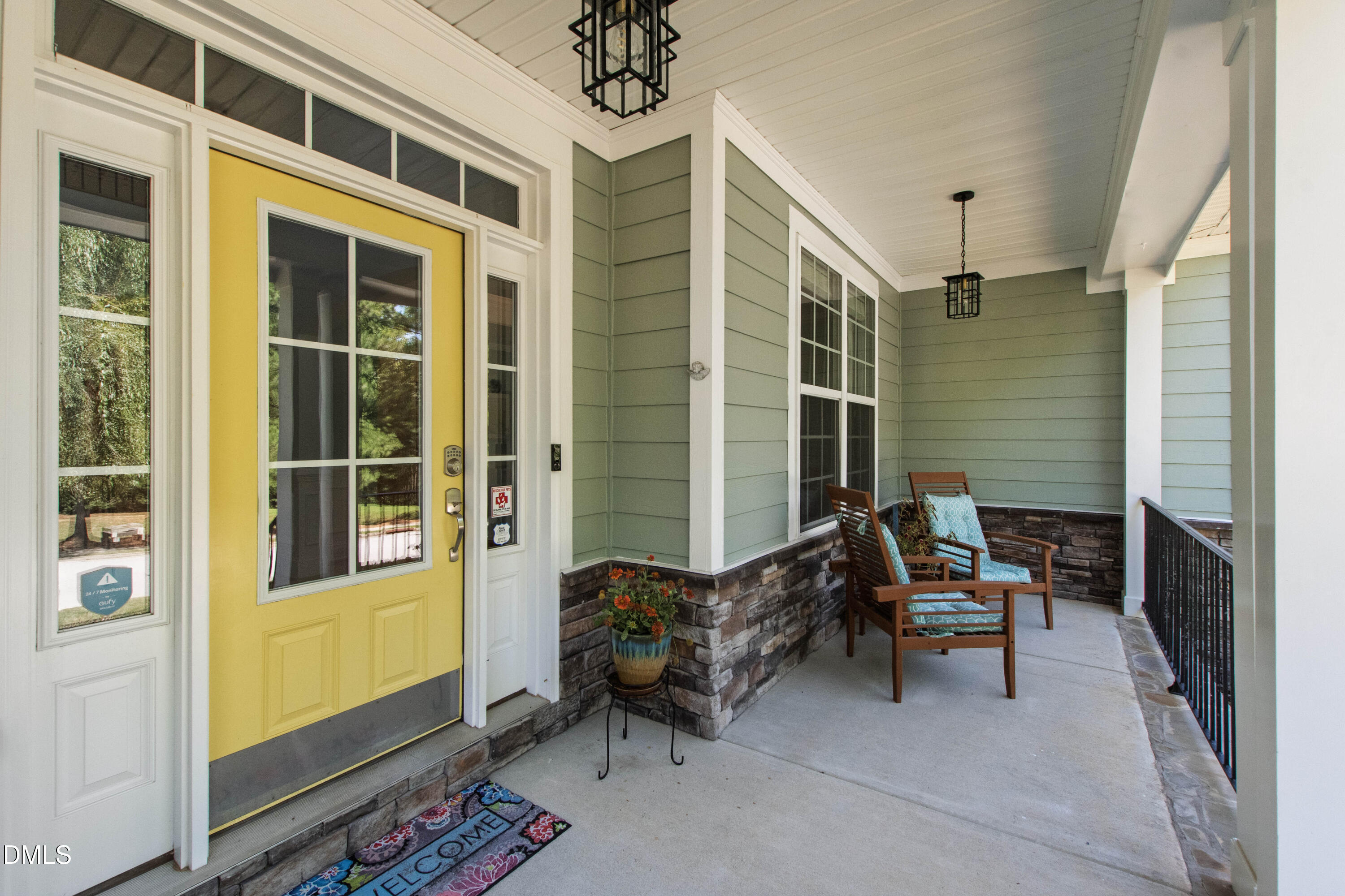 8923 Scotch Castle Drive Property Photo 2