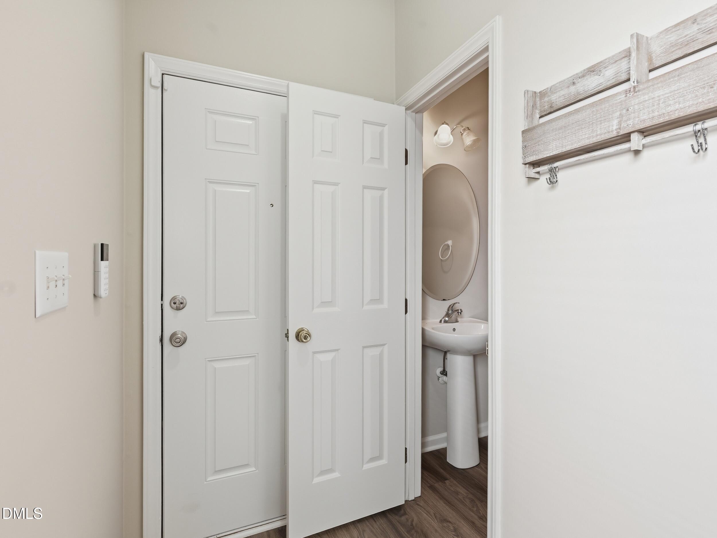 2145 Thornblade Drive Property Photo 8