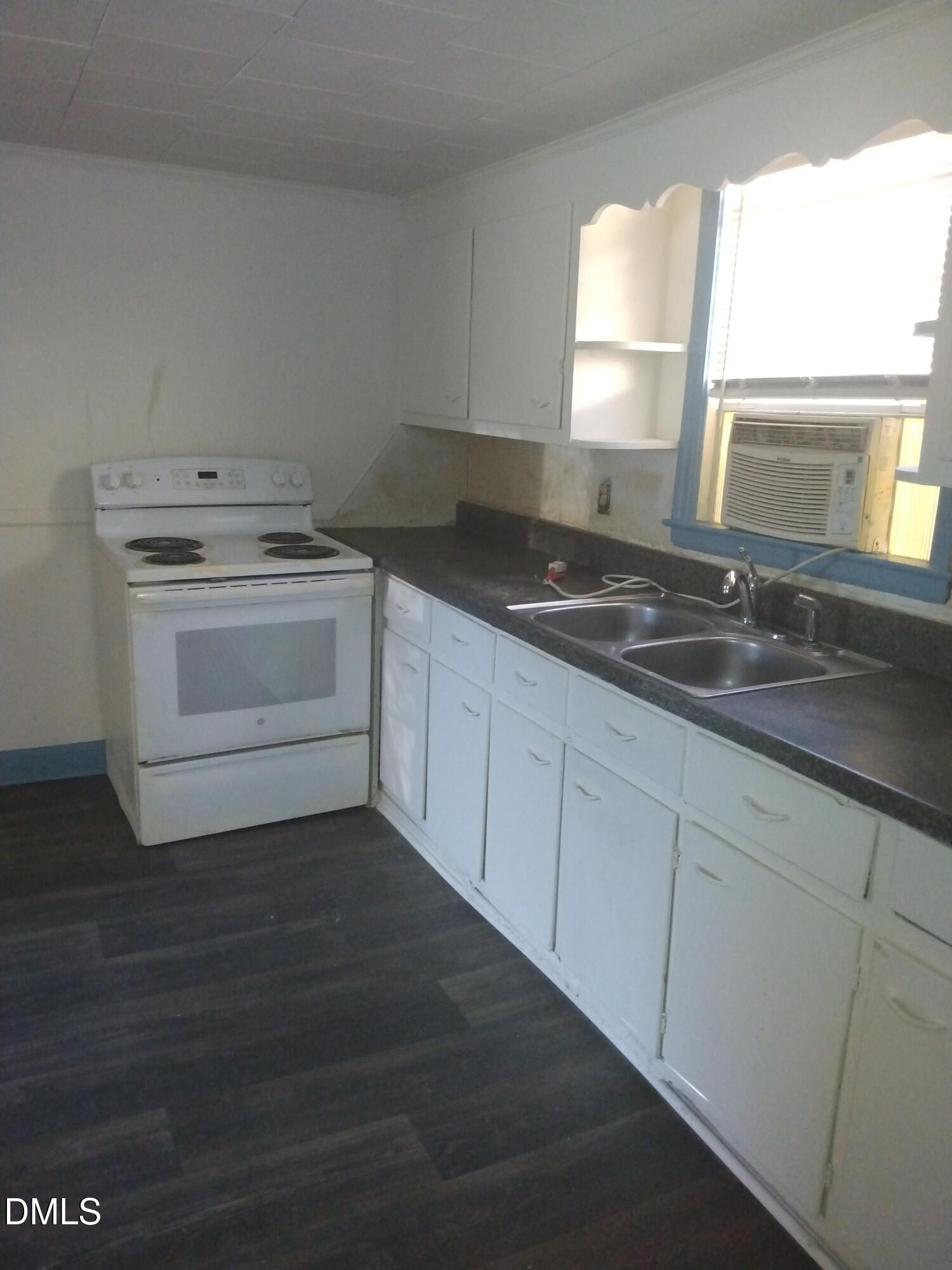 215 N Hoover Road Property Photo 1