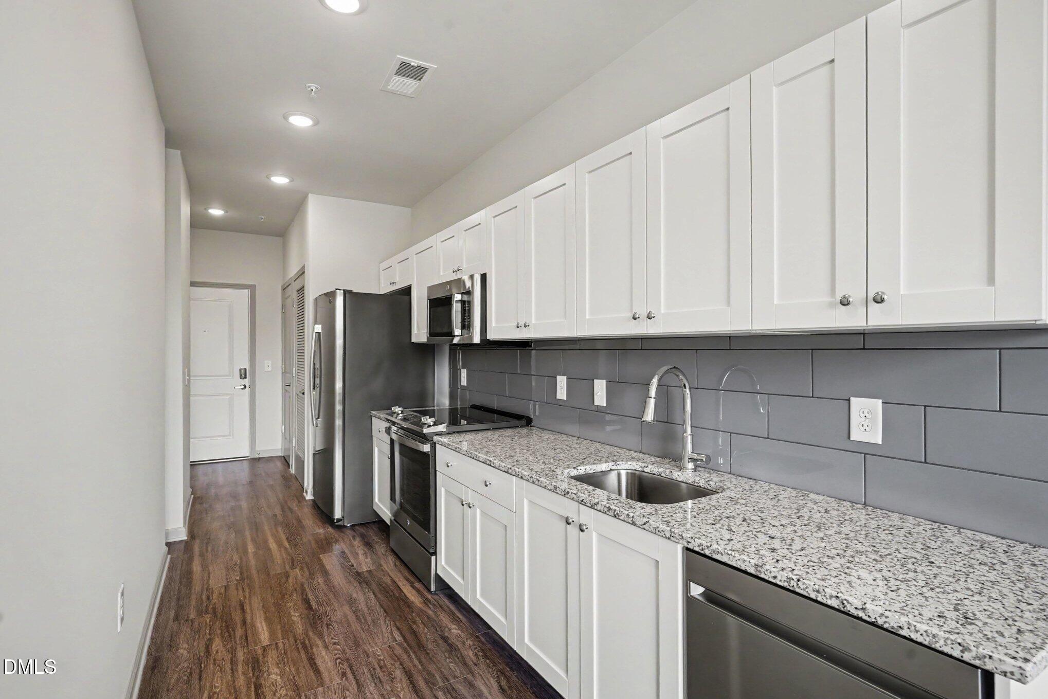 2408 Gathering Square Court Property Photo 17