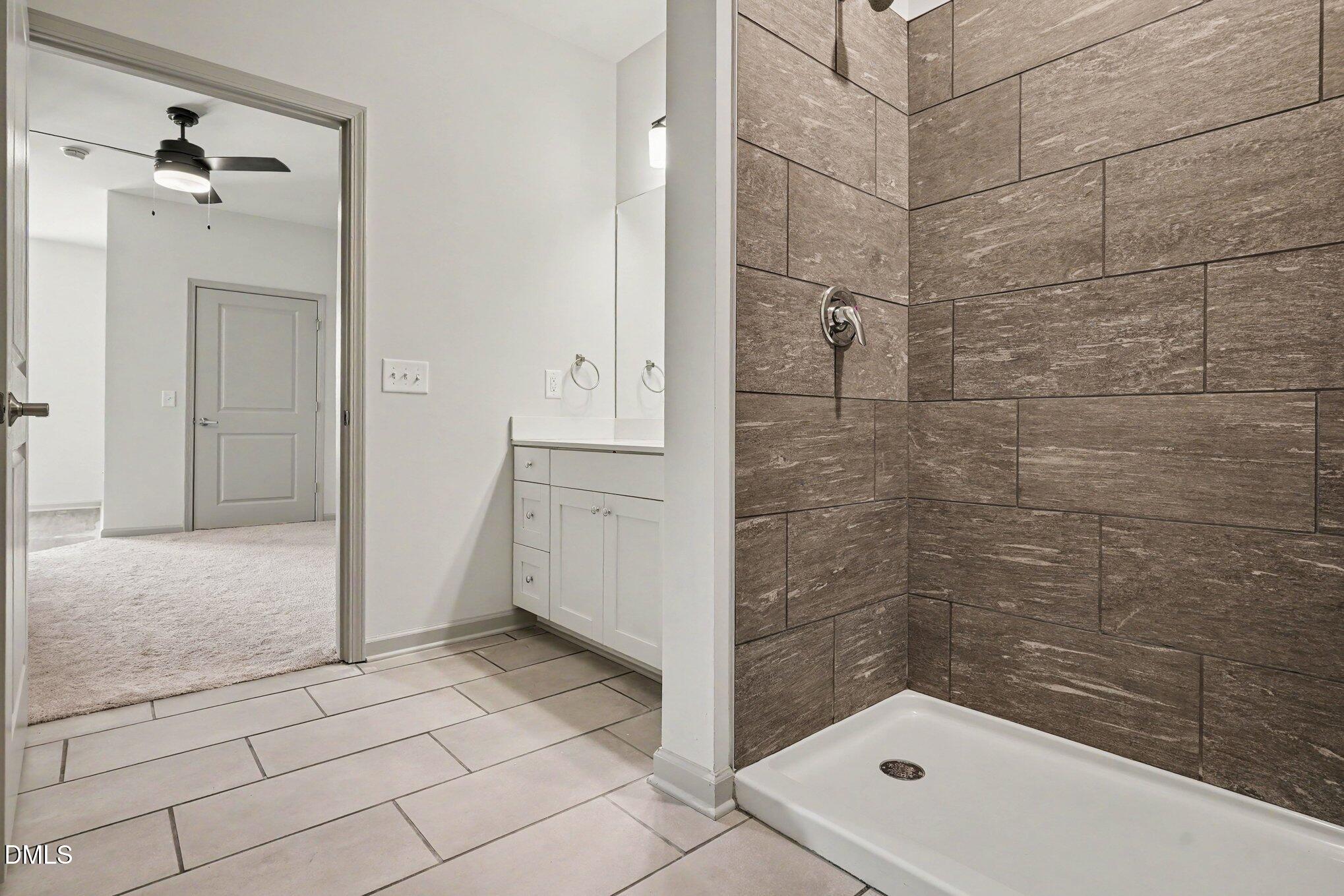 2408 Gathering Square Court Property Photo 18