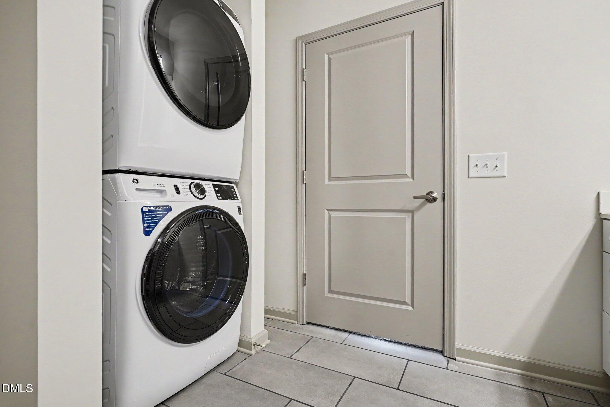 2408 Gathering Square Court Property Photo 19
