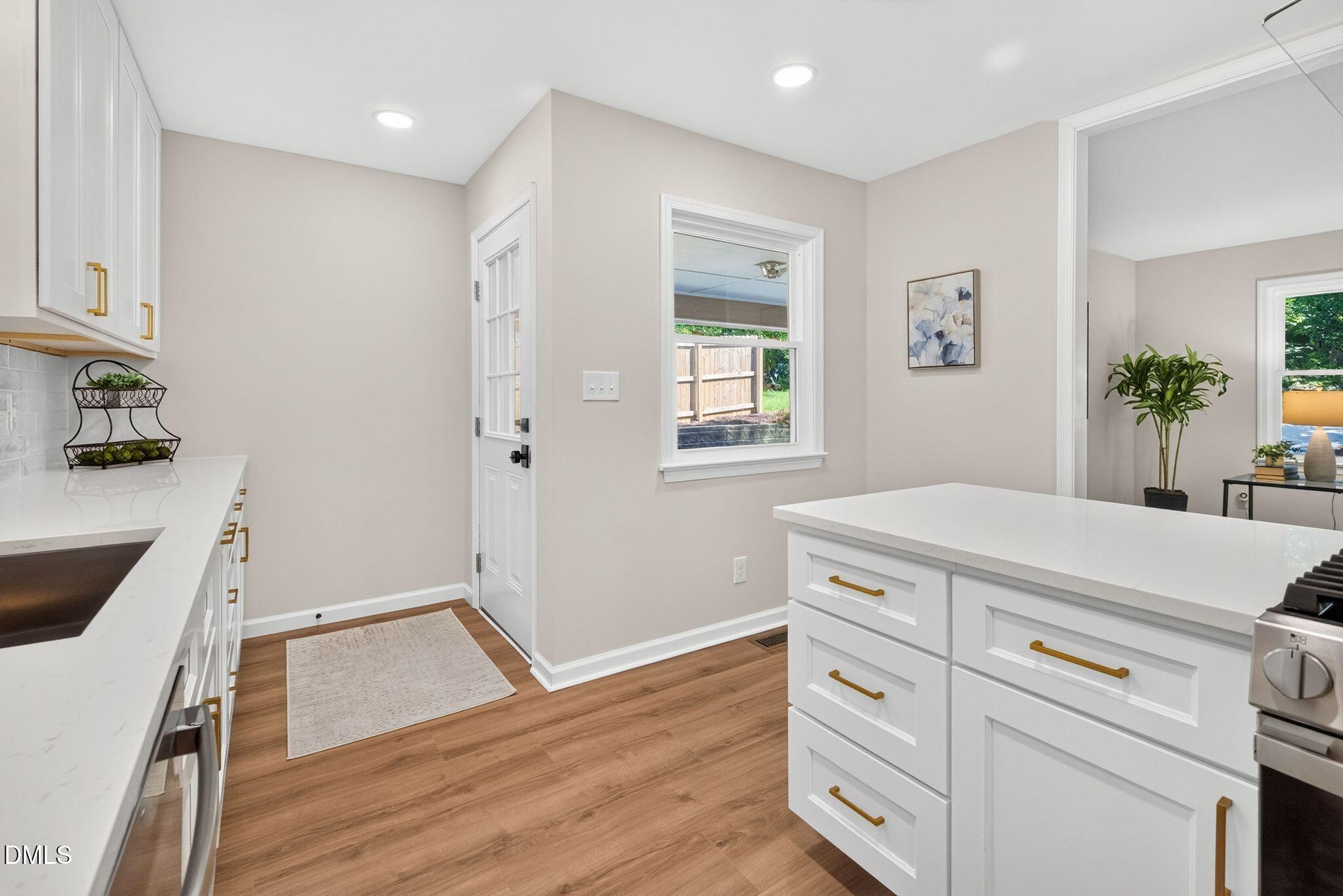 906 Griffis Street Property Photo 10