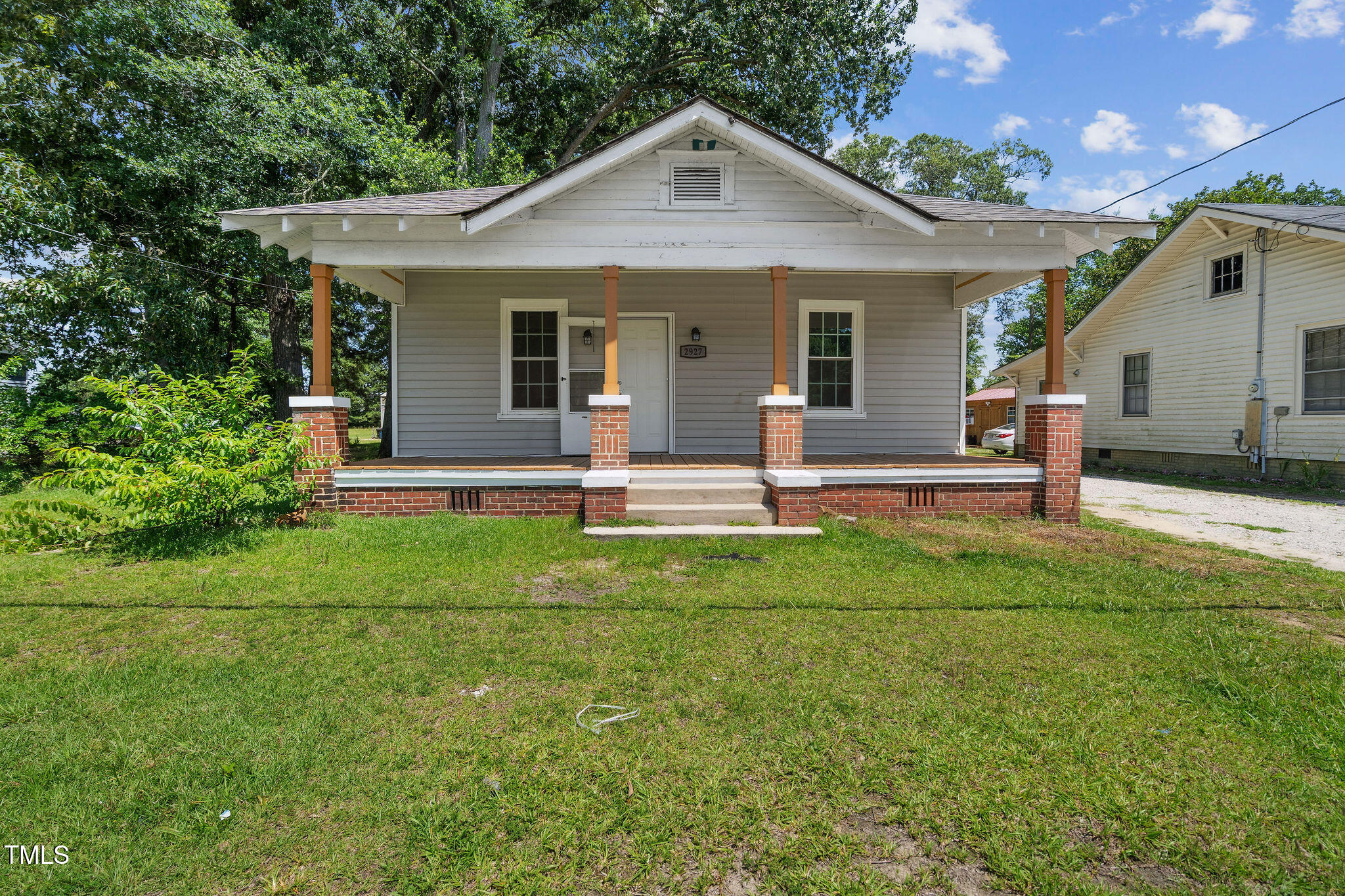 2927 S Church Street S Property Photo 1