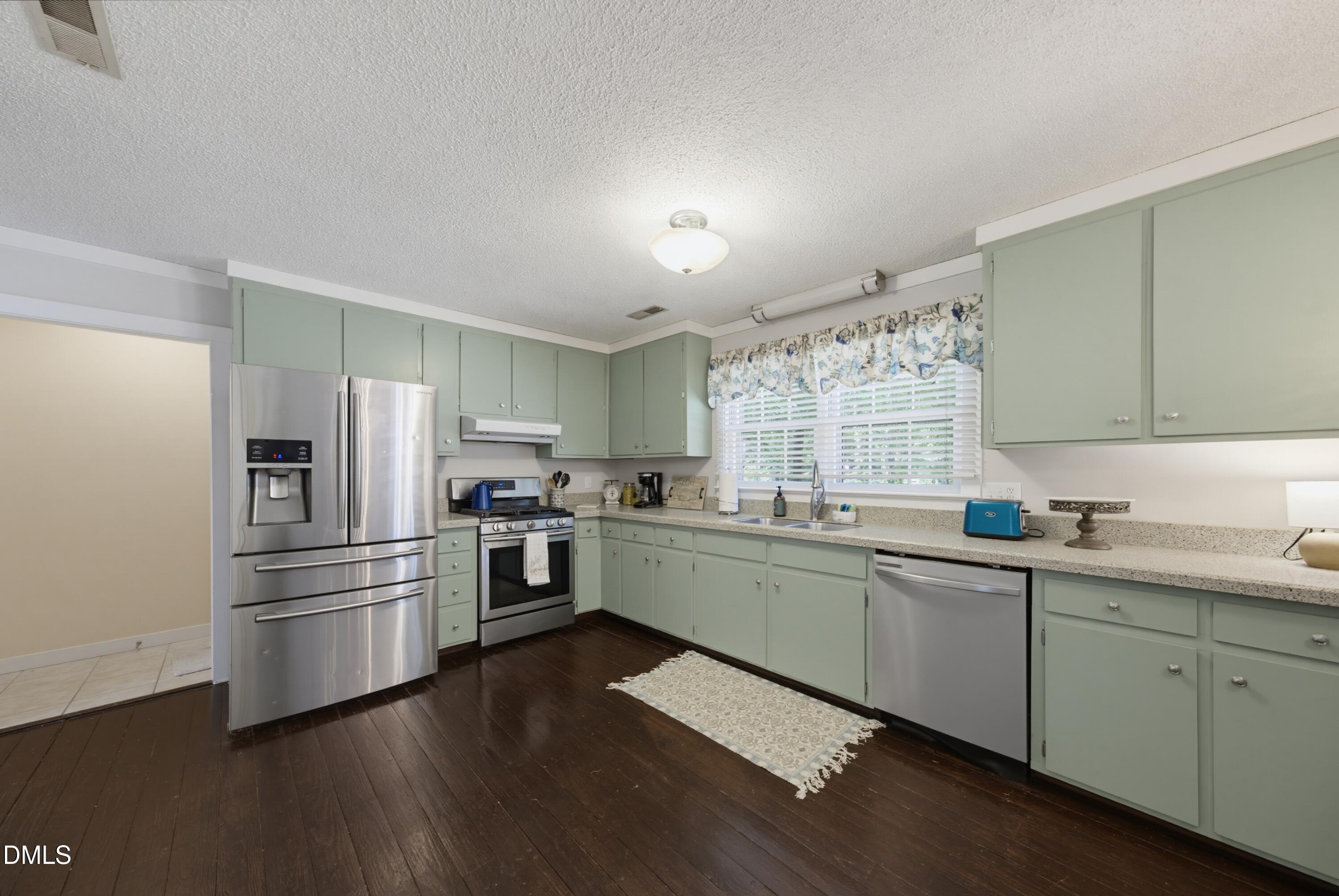 101 Oakwood Drive Property Photo 10