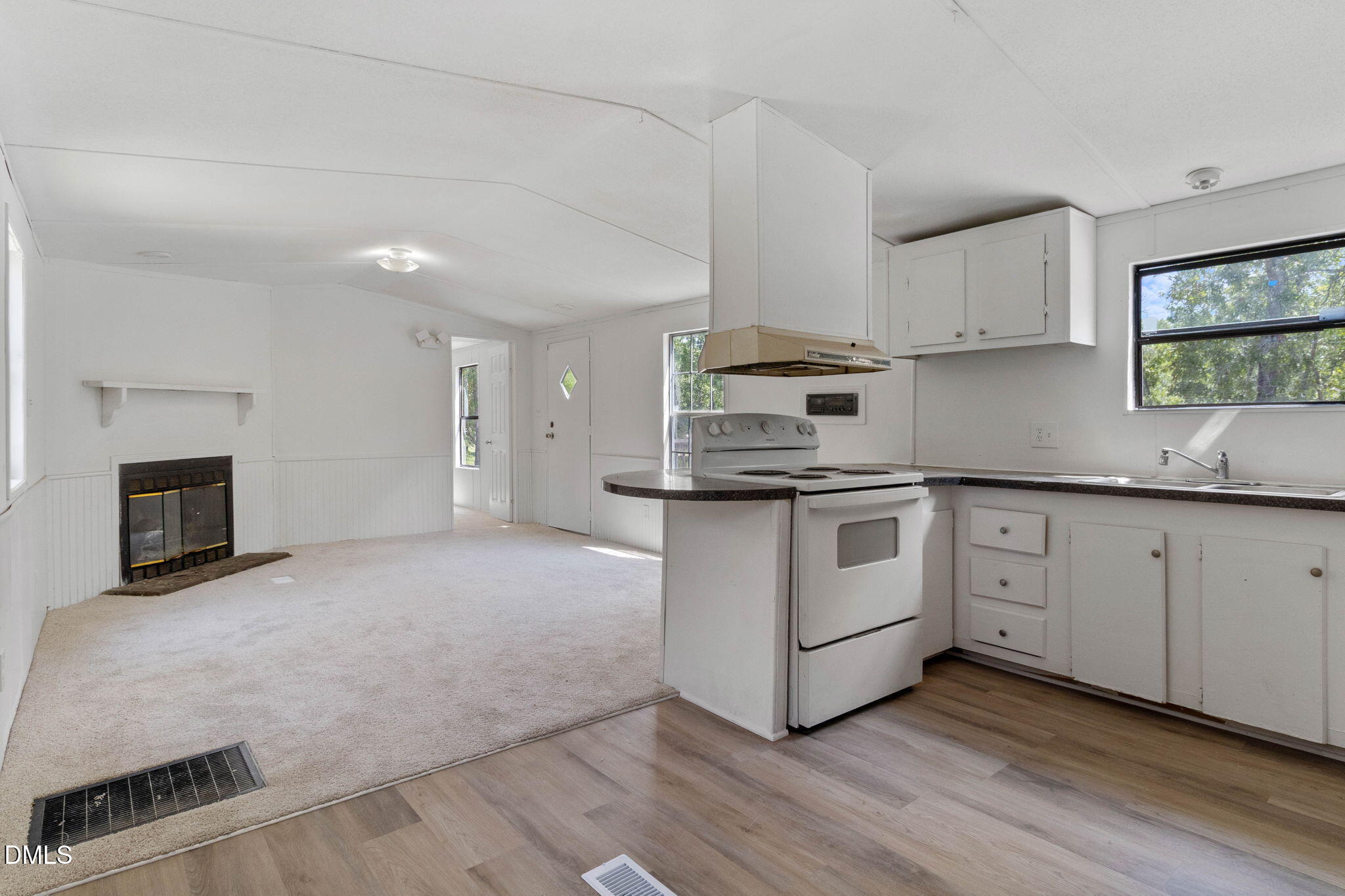 148 Autumn Drive Property Photo 5