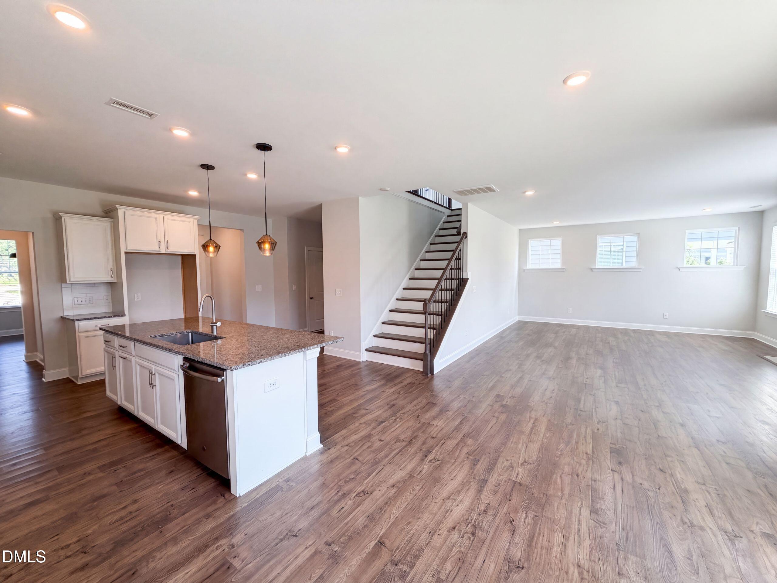 1102 Meadow Pond Drive Property Photo 7