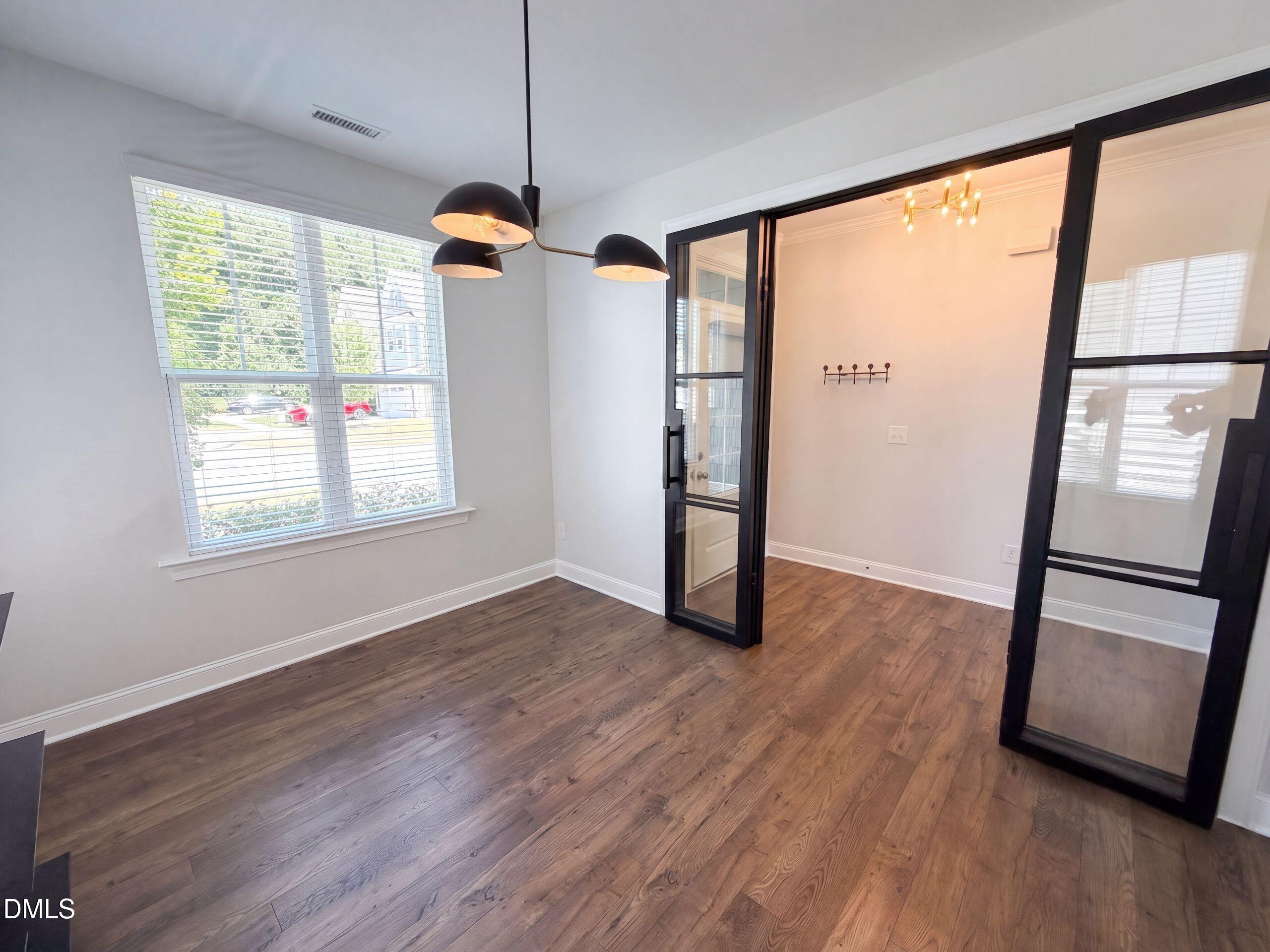 1102 Meadow Pond Drive Property Photo 8