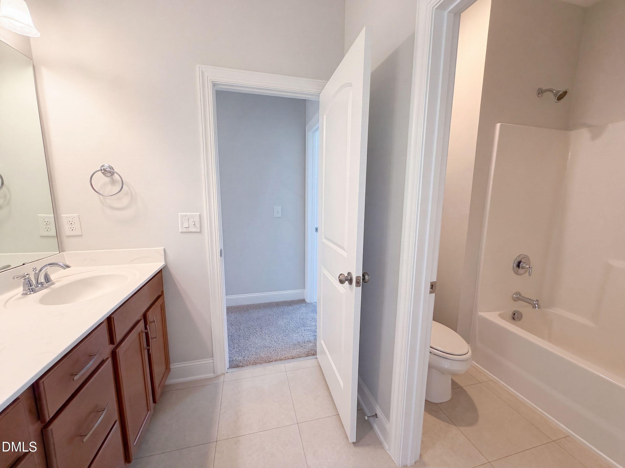 1102 Meadow Pond Drive Property Photo 10