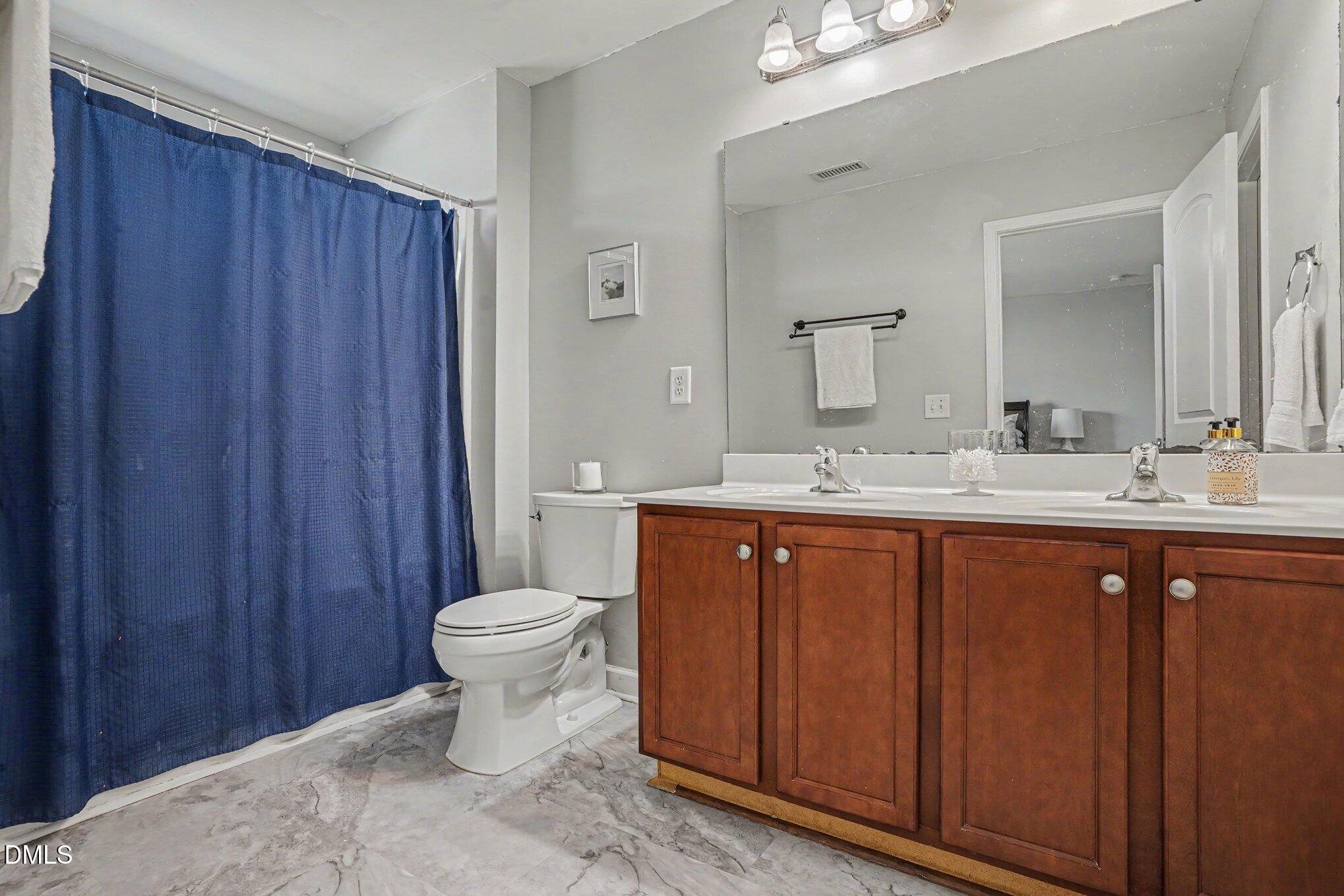1304 Cozart Street 227 Property Photo 13