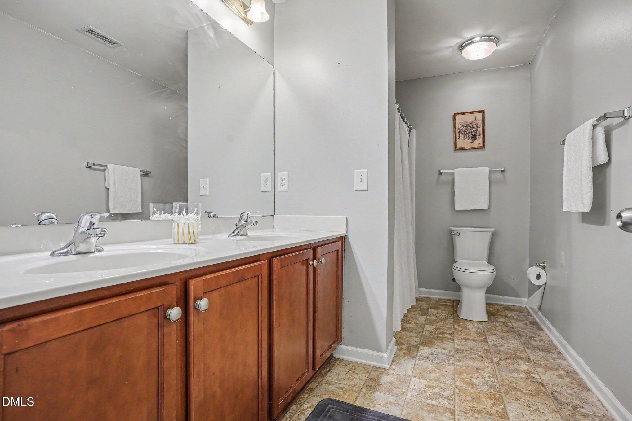 1304 Cozart Street 227 Property Photo 17