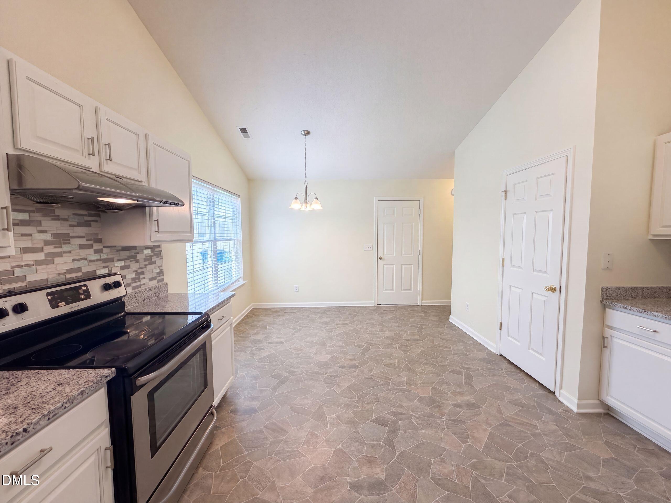 5512 Spindlewood Court Property Photo 6