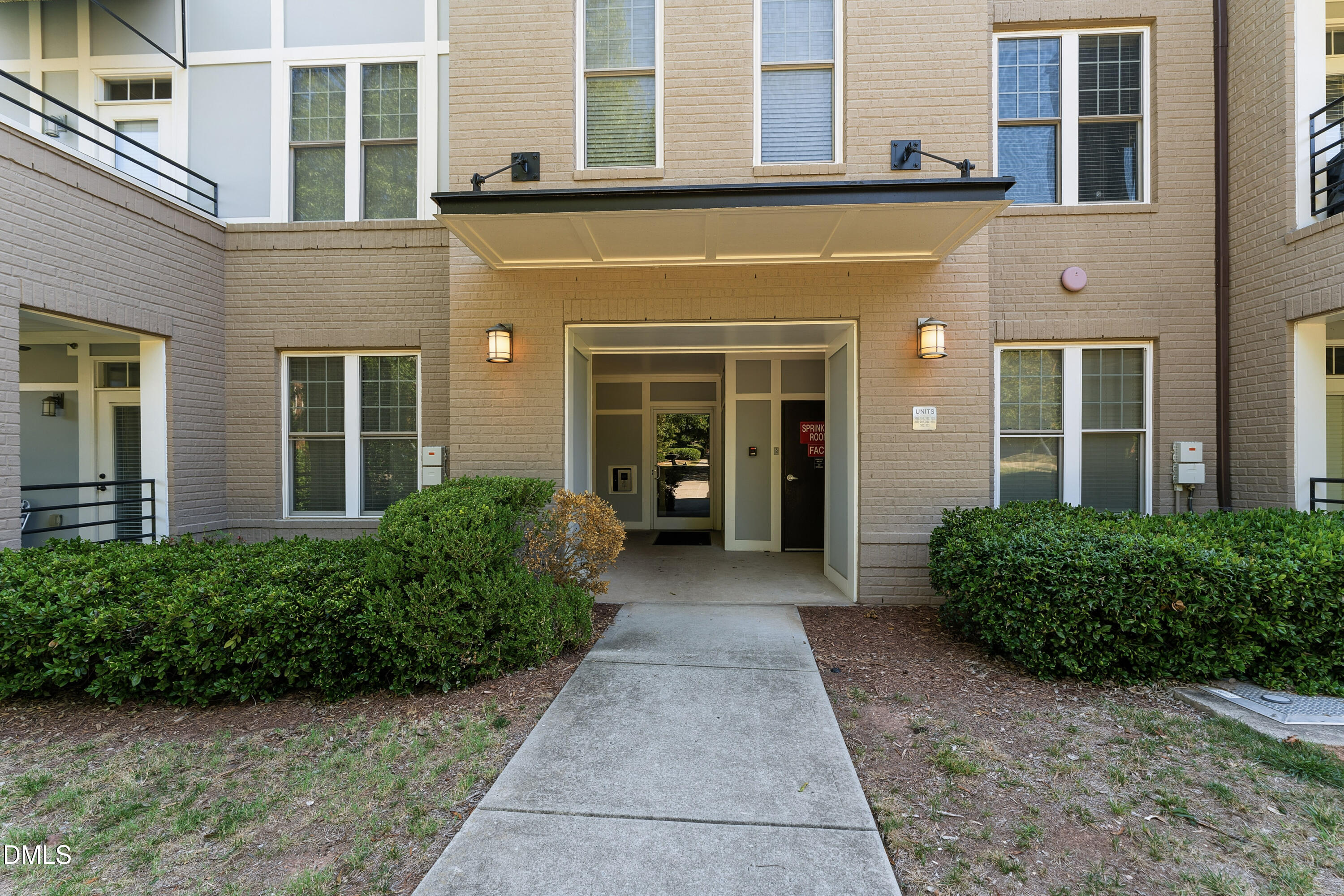 501 Finsbury Street Apt 303 Property Photo 4