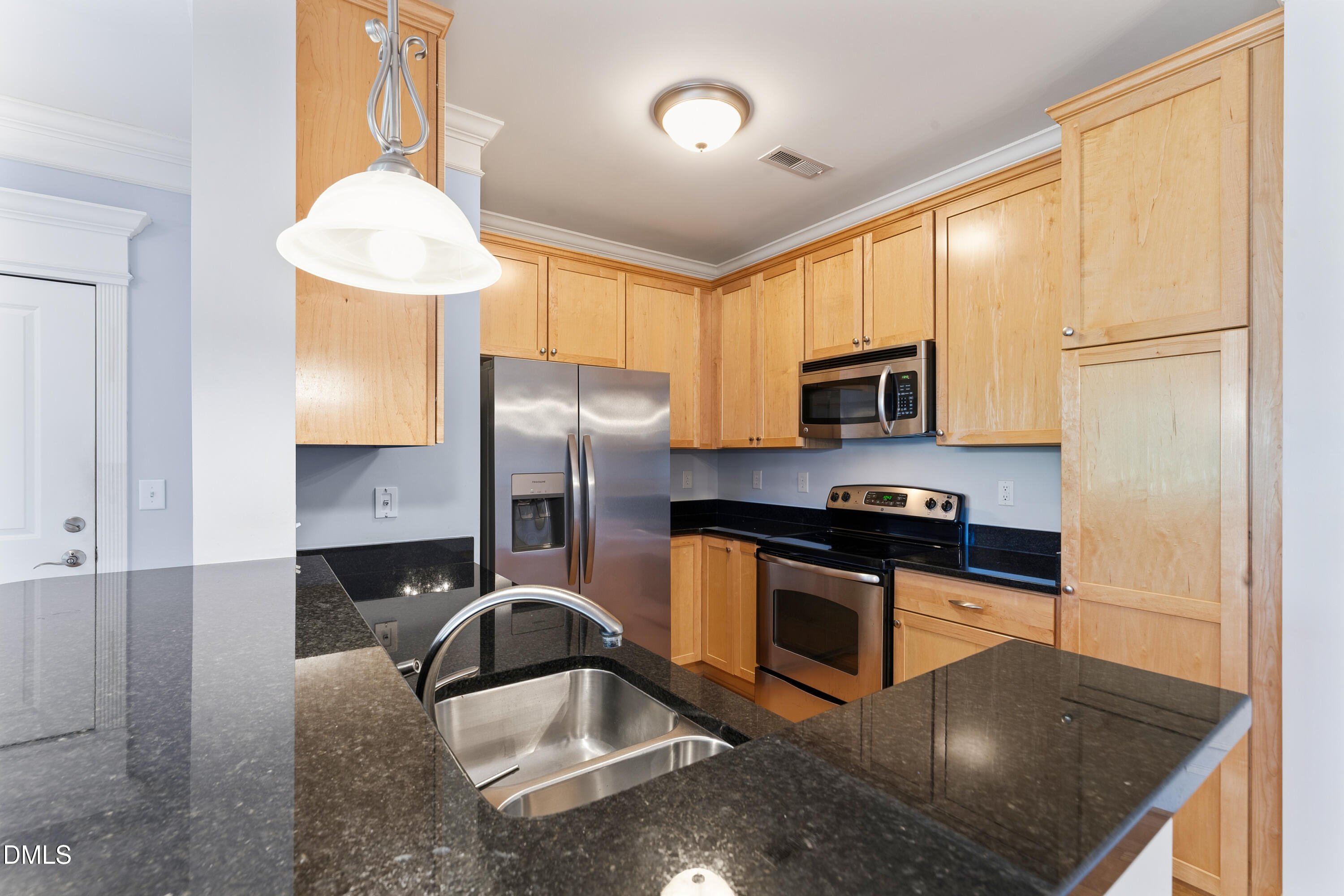 501 Finsbury Street Apt 303 Property Photo 9