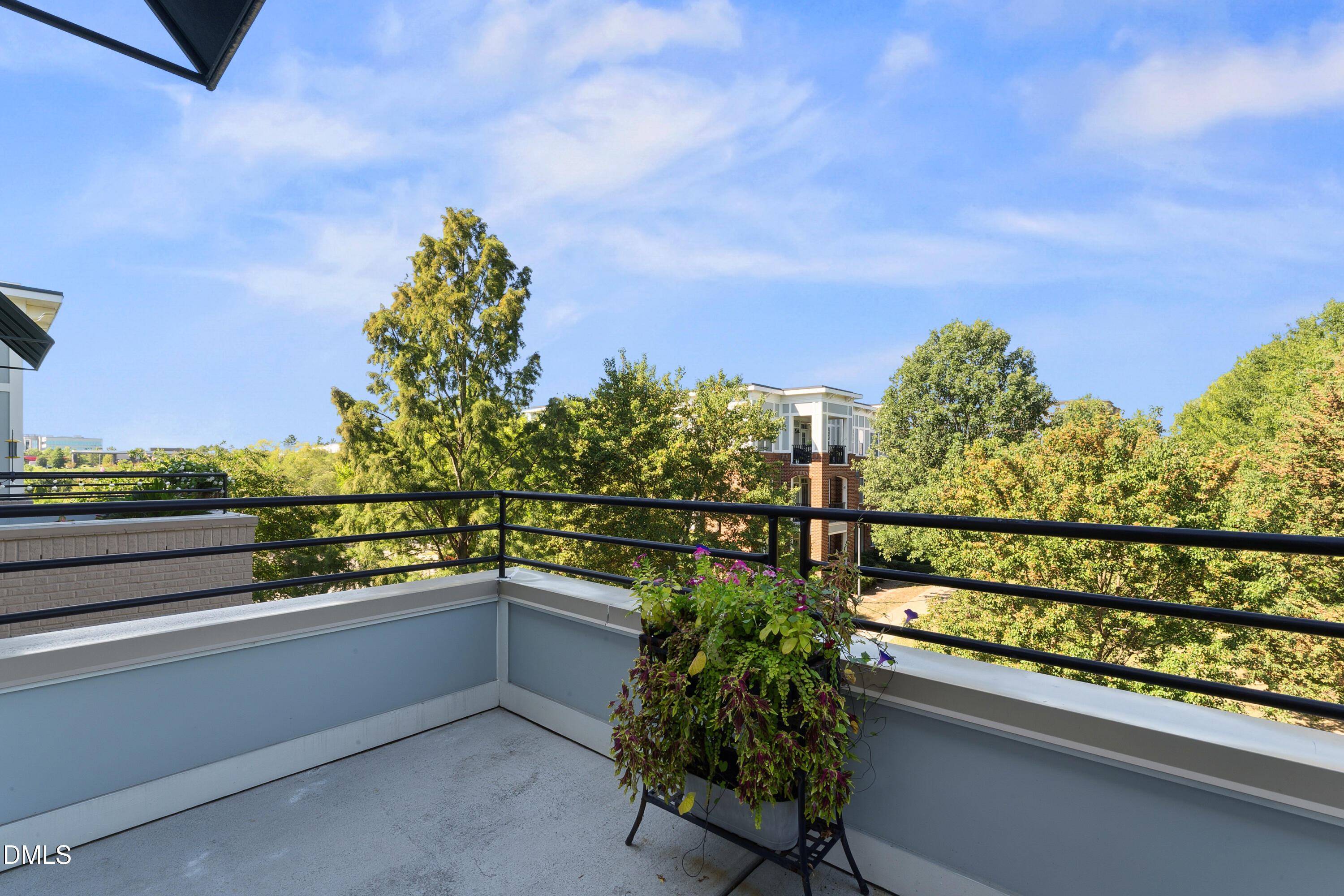 501 Finsbury Street Apt 303 Property Photo 12