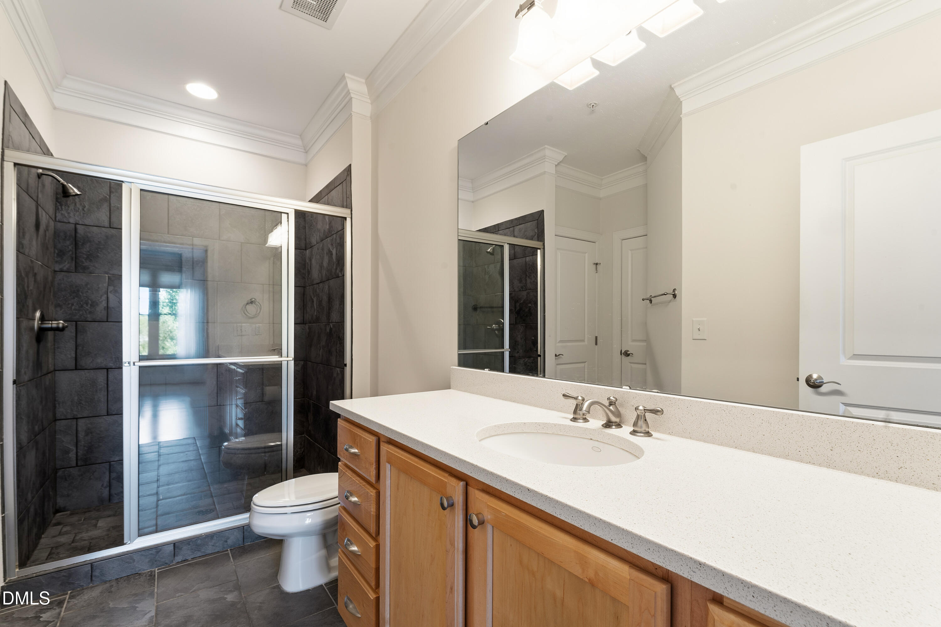 501 Finsbury Street Apt 303 Property Photo 19