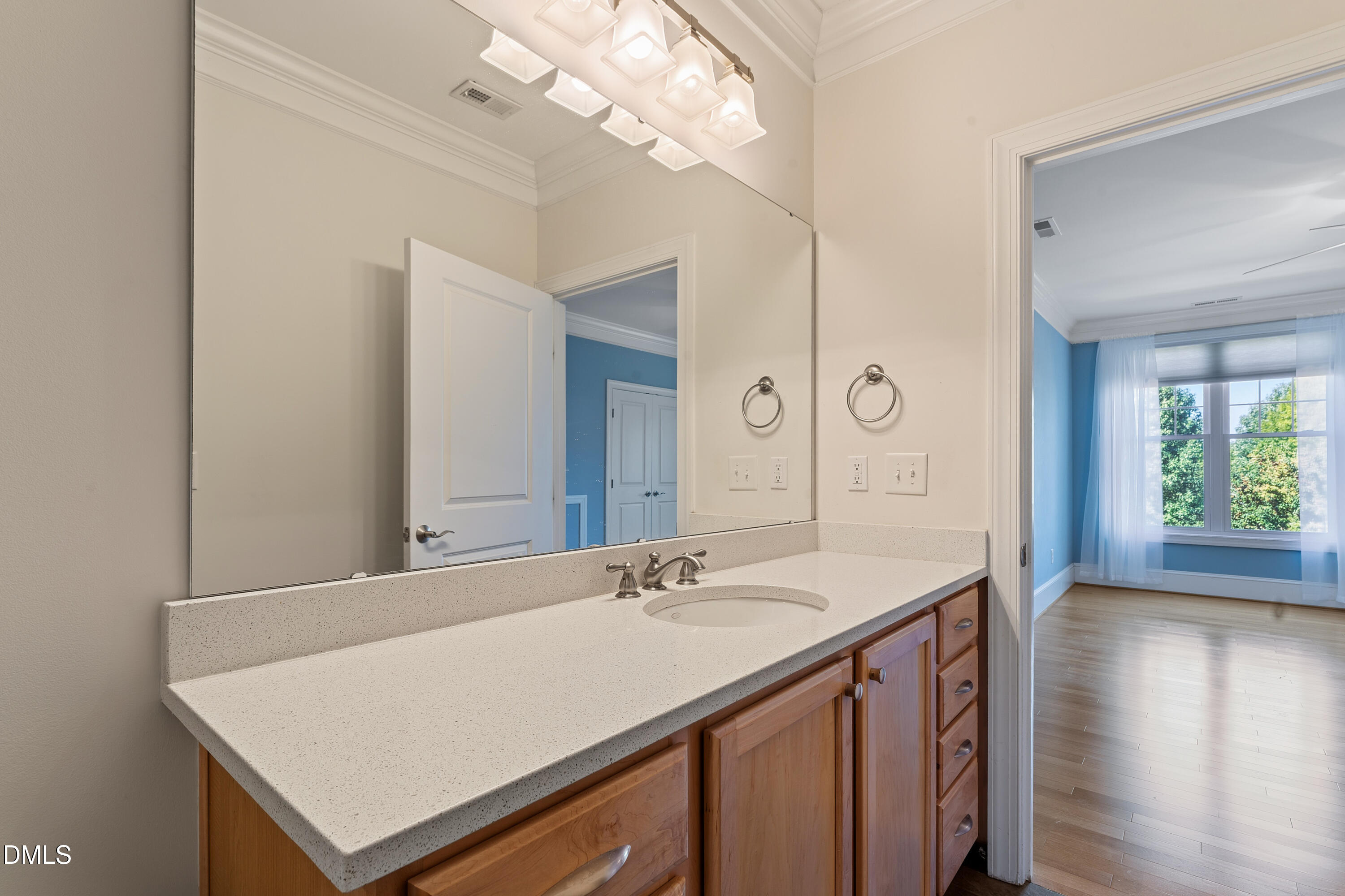 501 Finsbury Street Apt 303 Property Photo 20