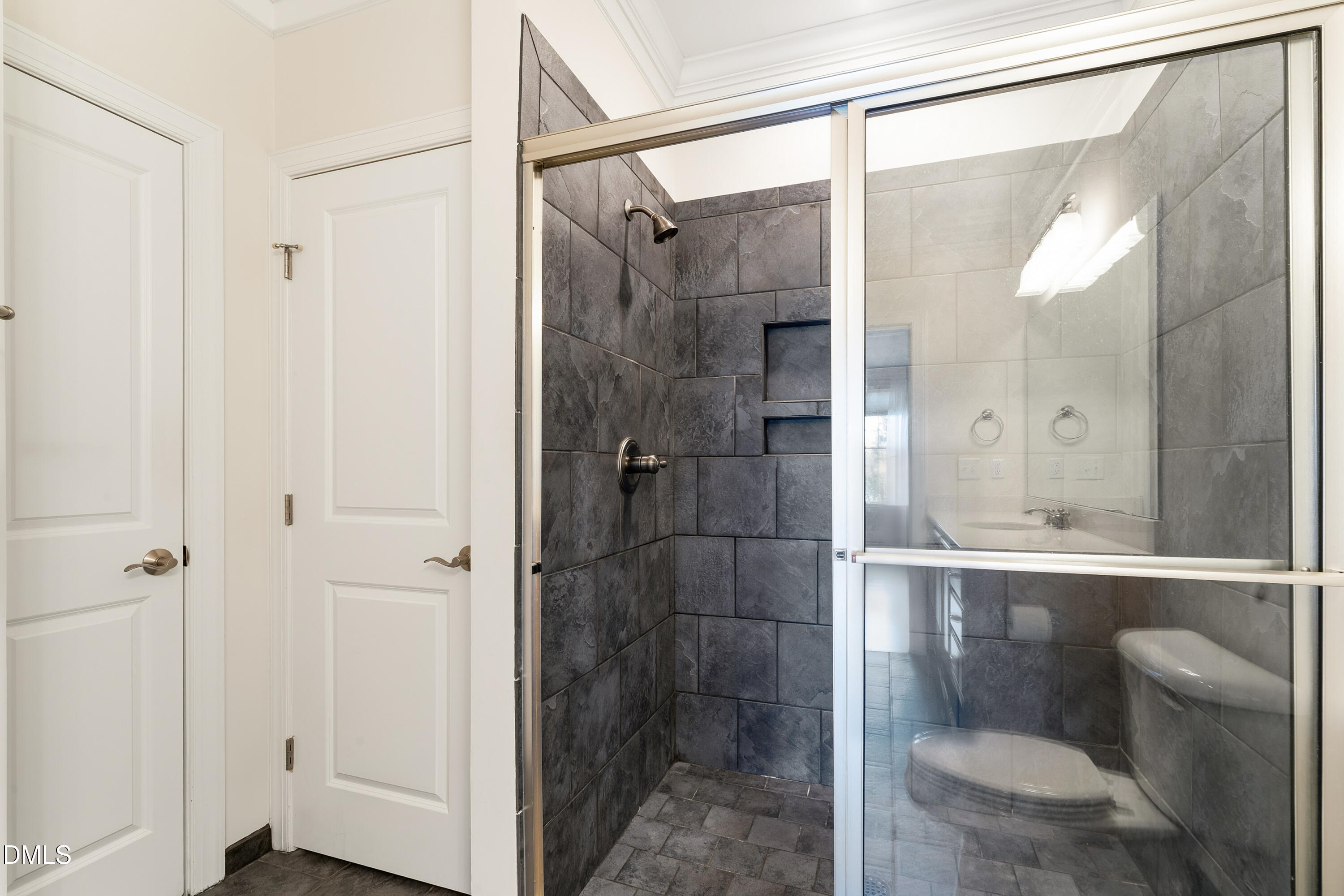 501 Finsbury Street Apt 303 Property Photo 21