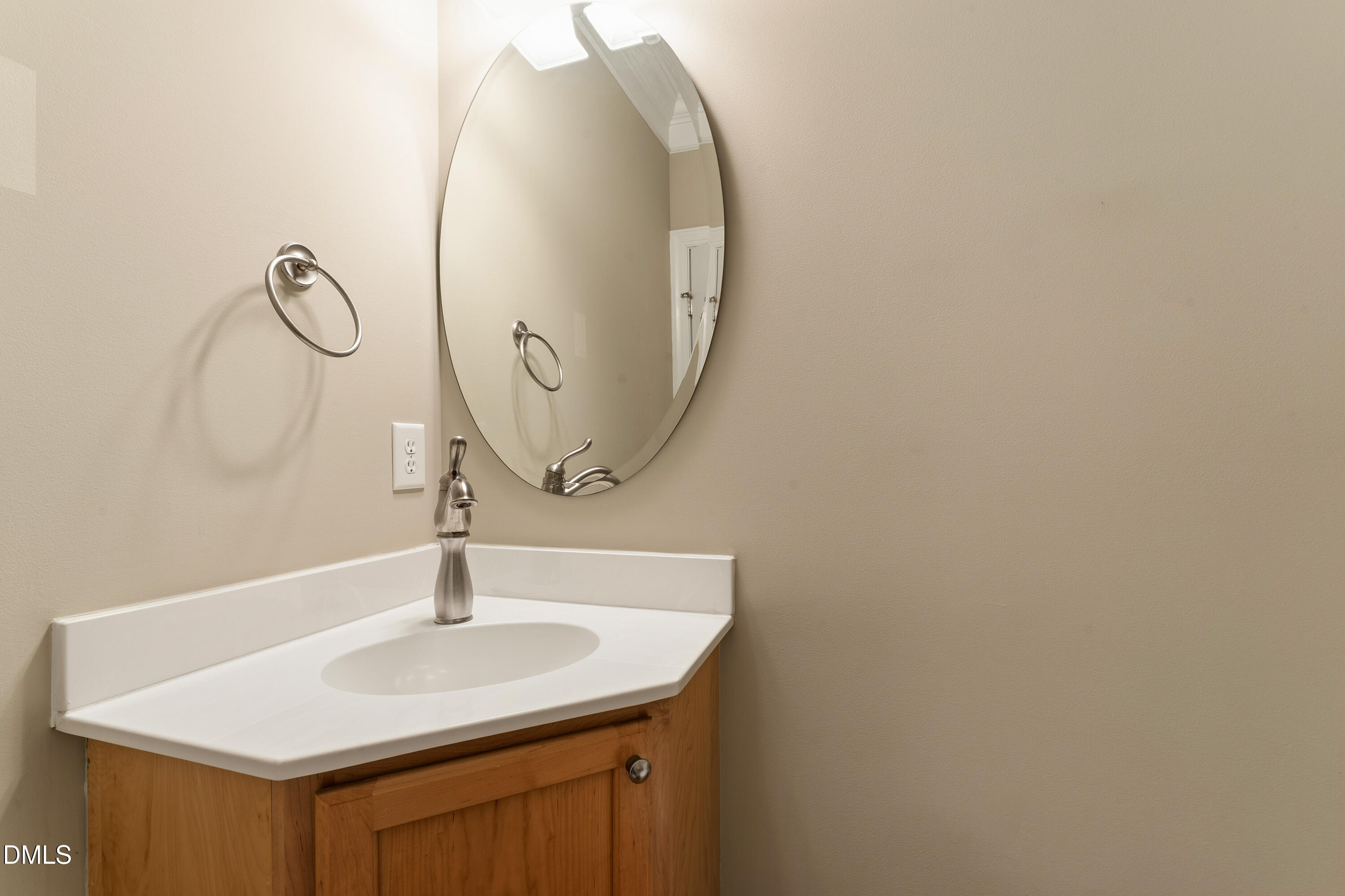 501 Finsbury Street Apt 303 Property Photo 28