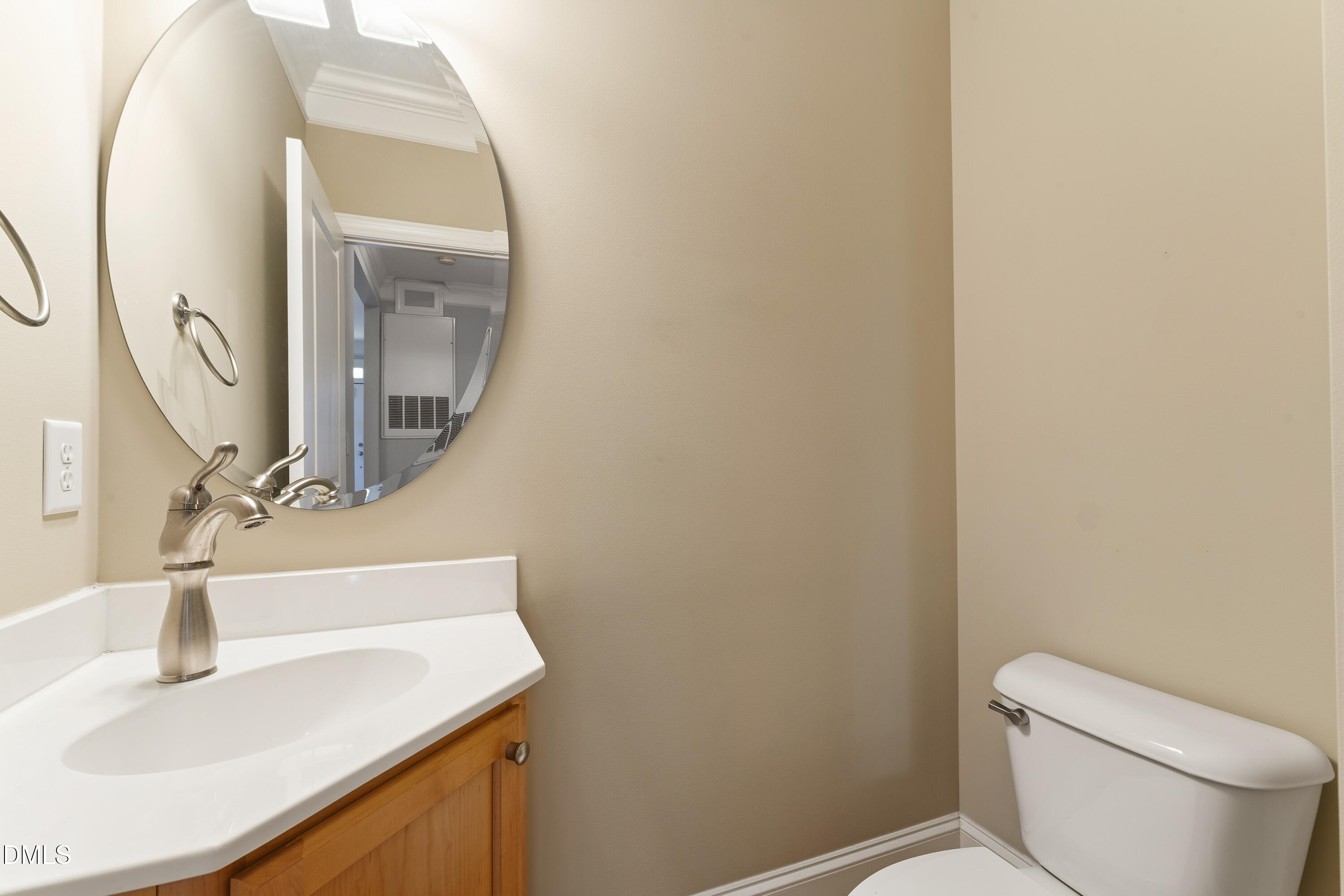 501 Finsbury Street Apt 303 Property Photo 29