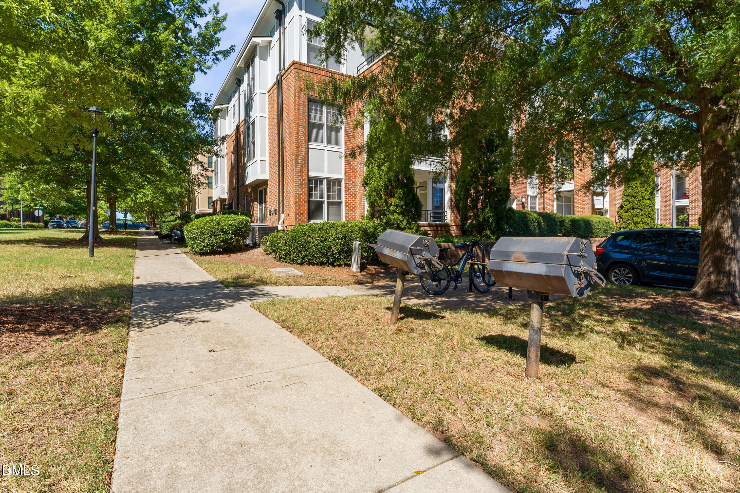 501 Finsbury Street Apt 303 Property Photo 37
