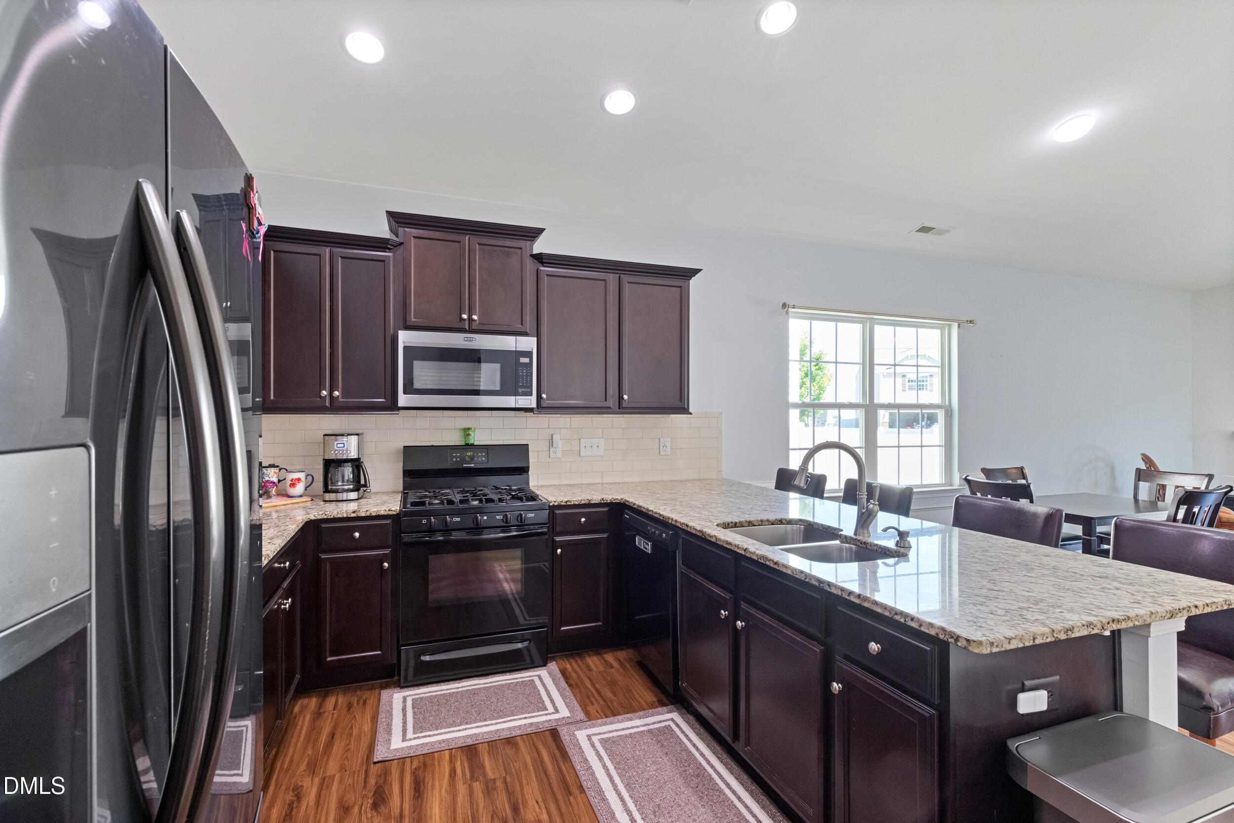 110 N Great White Way Property Photo 14