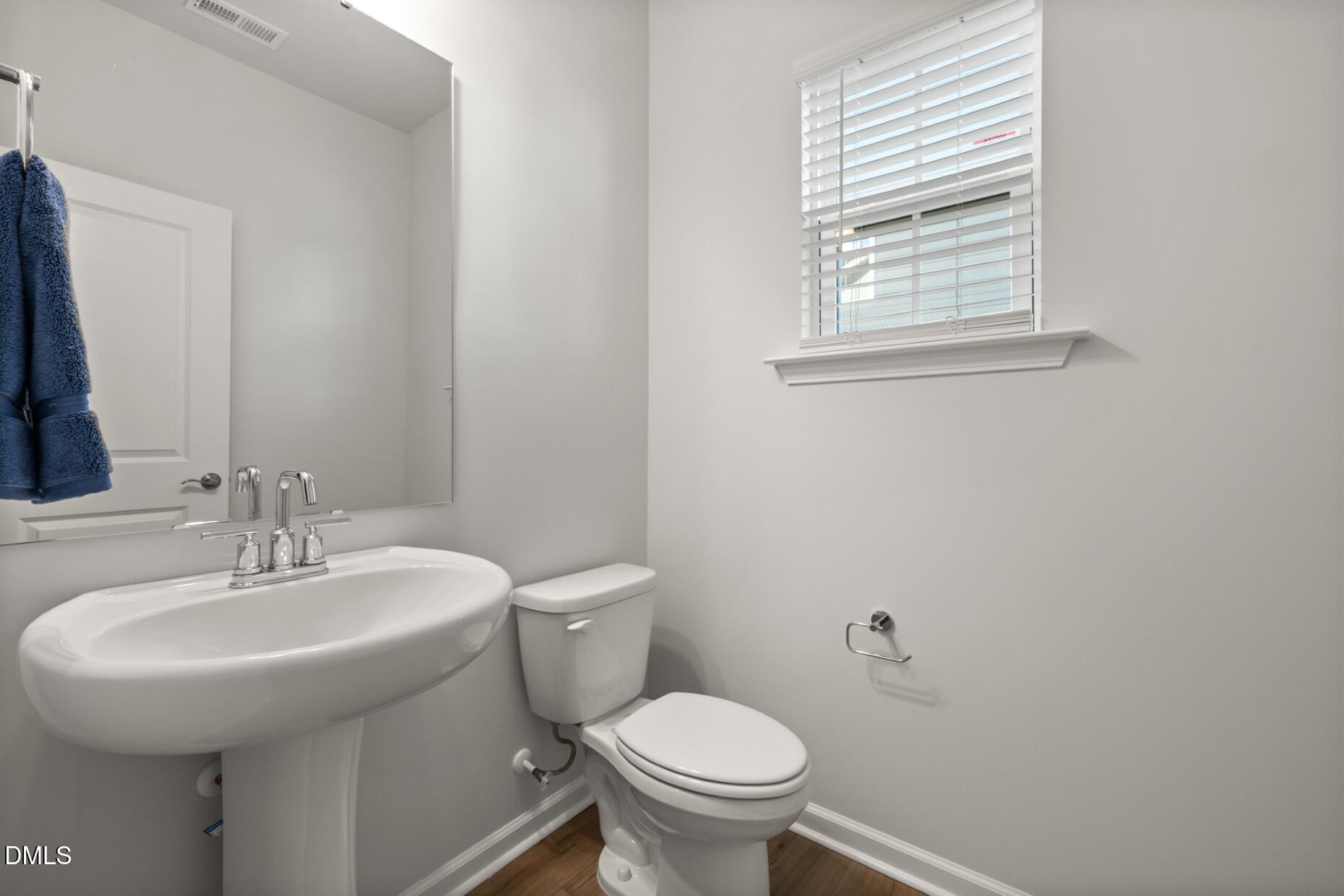 216 Armorial Court Property Photo 23