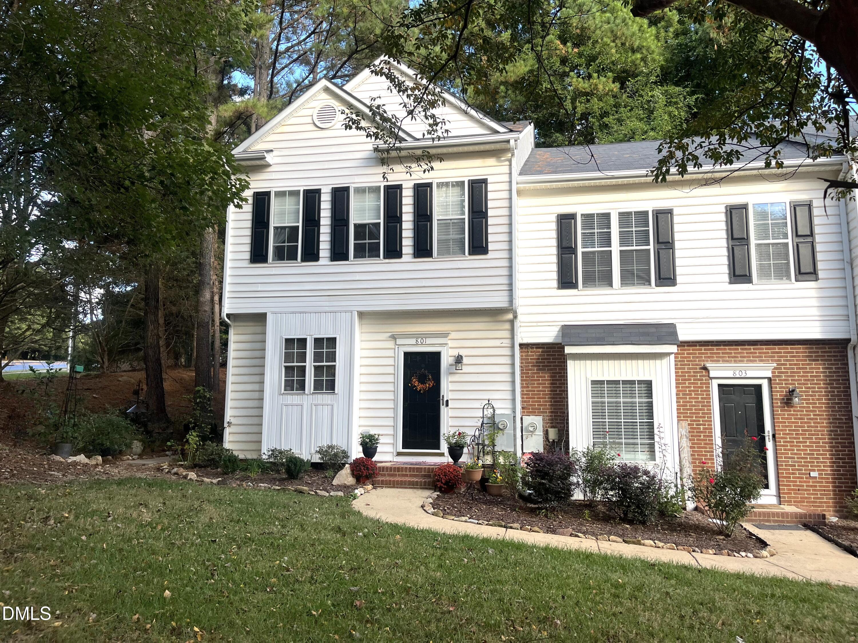 801 Genford Court Property Photo 1