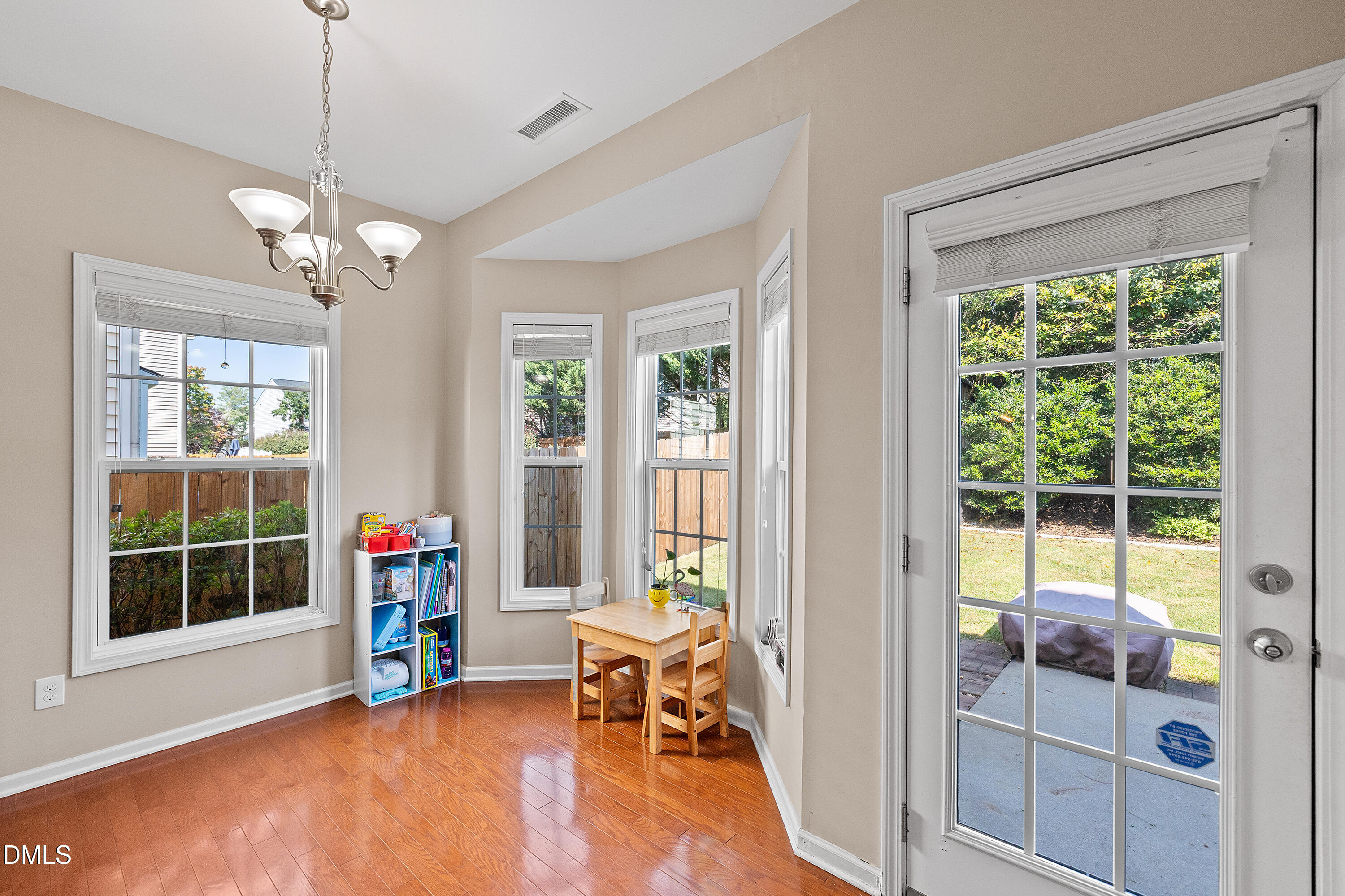 209 Arctic Ridge Way Property Photo 6