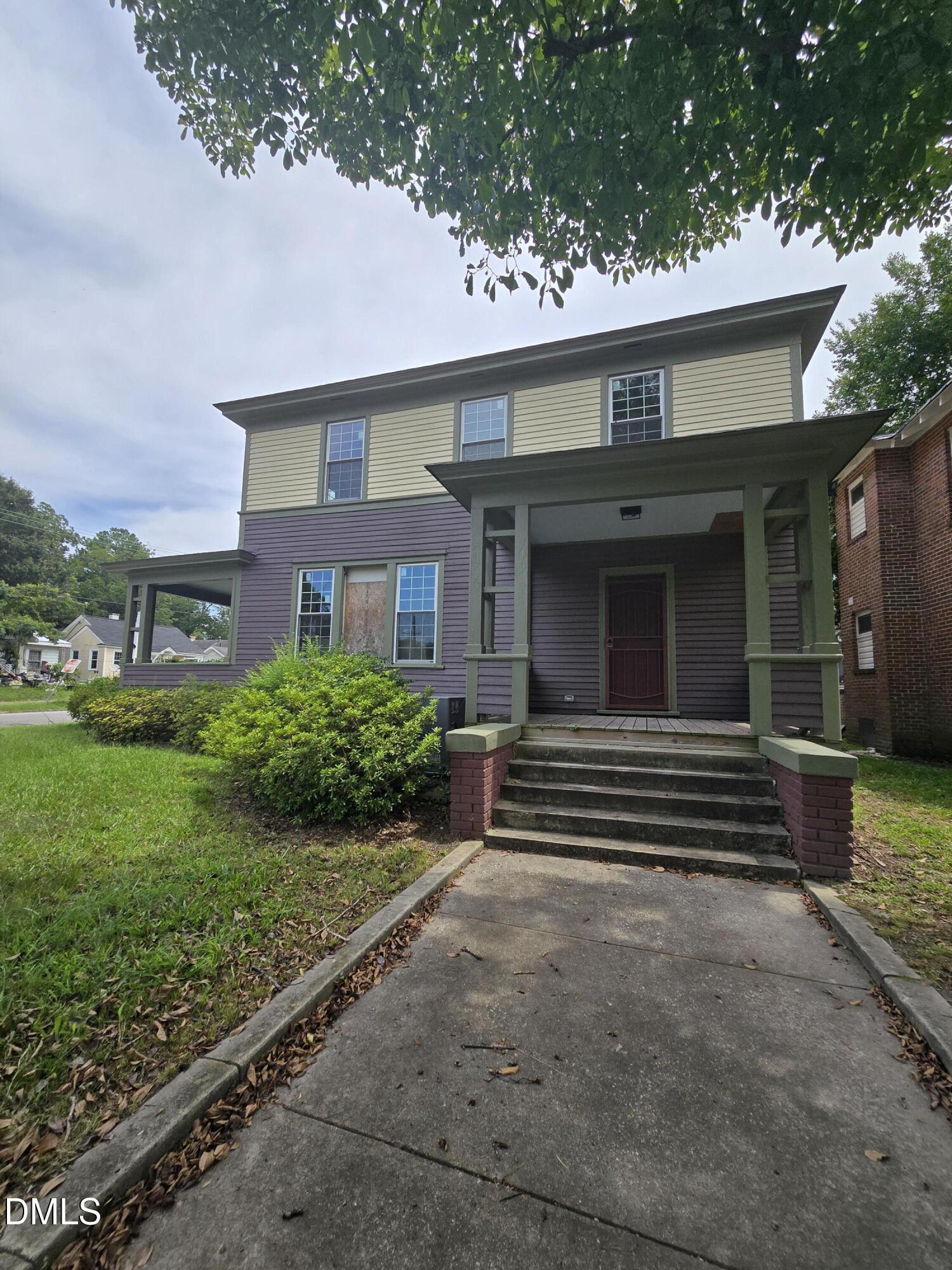201 S Howell Street Property Photo 1