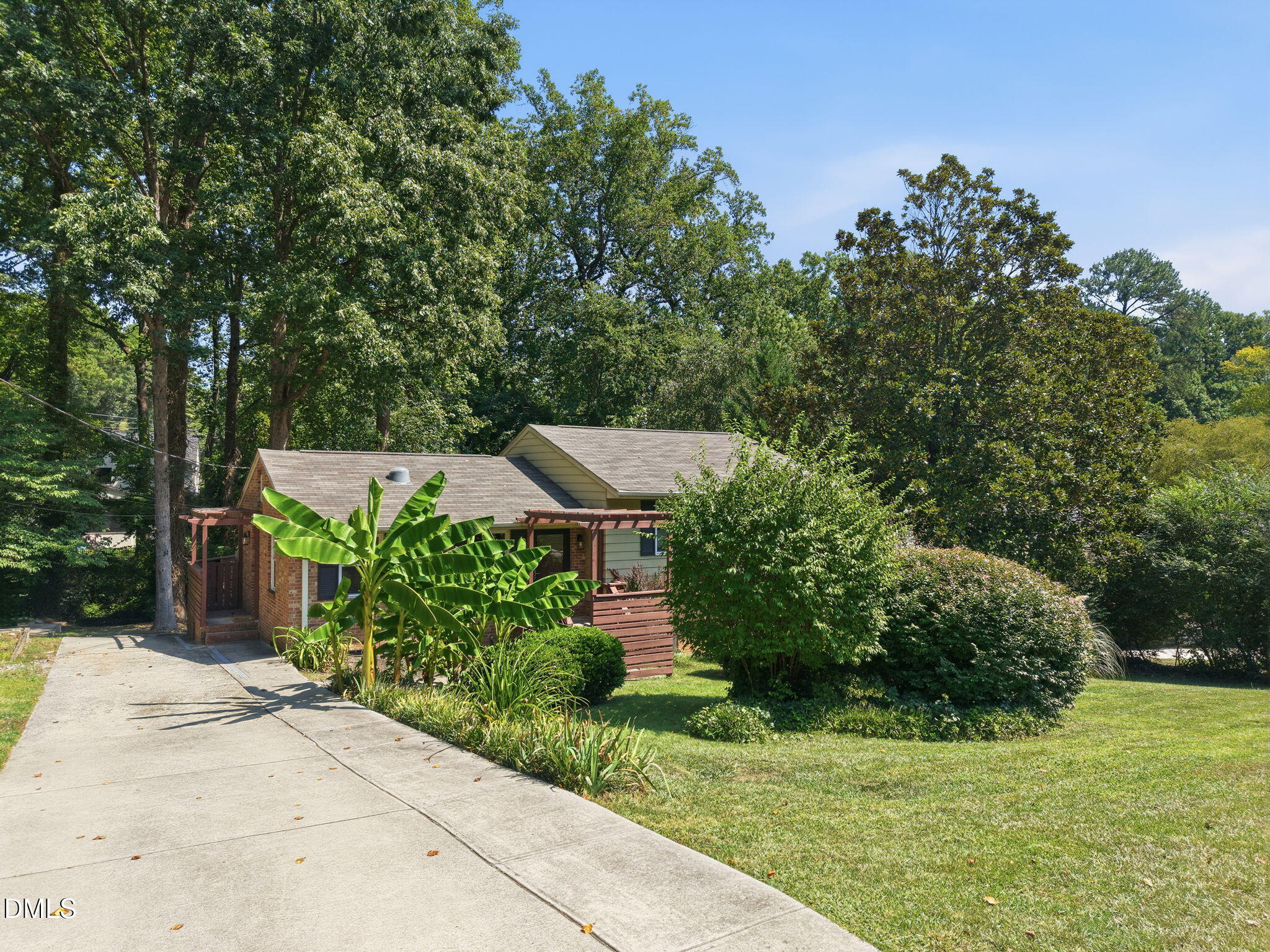 5016 Lakemont Drive Property Photo 2