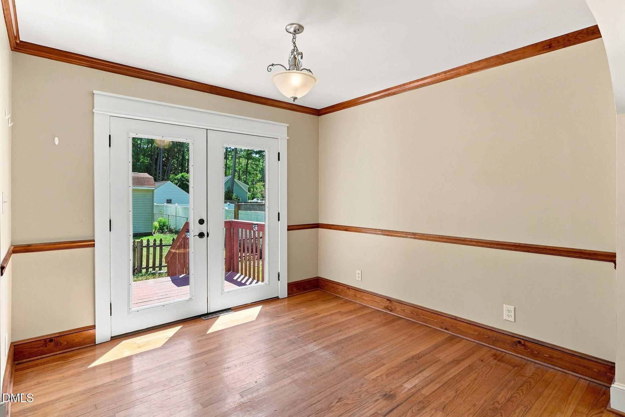 1201 S Crescent Drive Property Photo 10