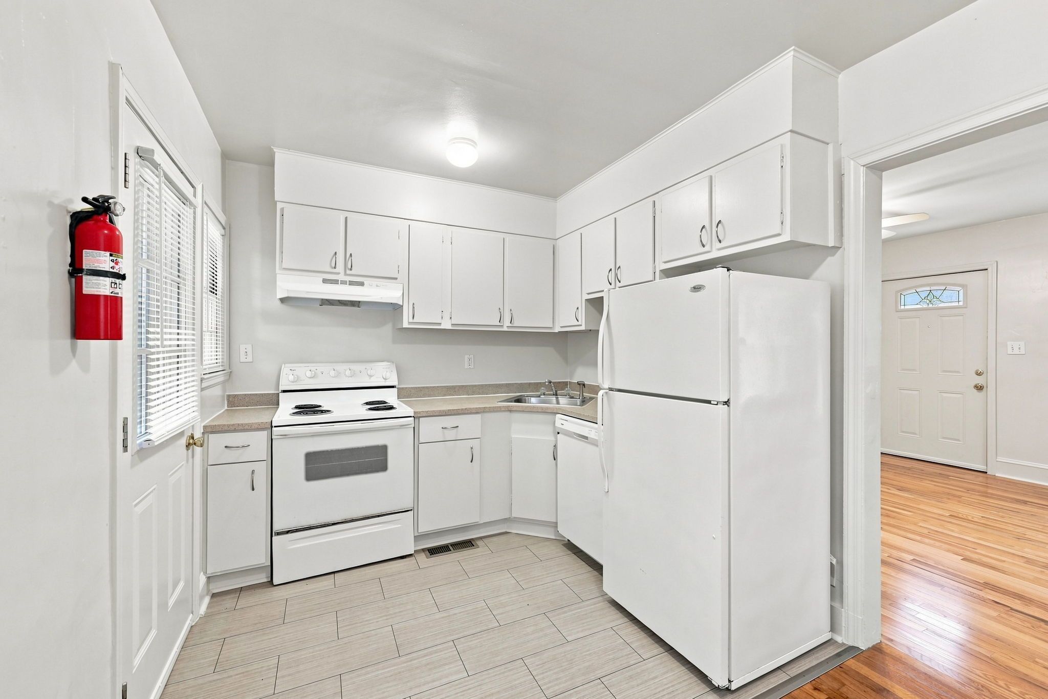 812 W Markham Avenue Property Photo 8