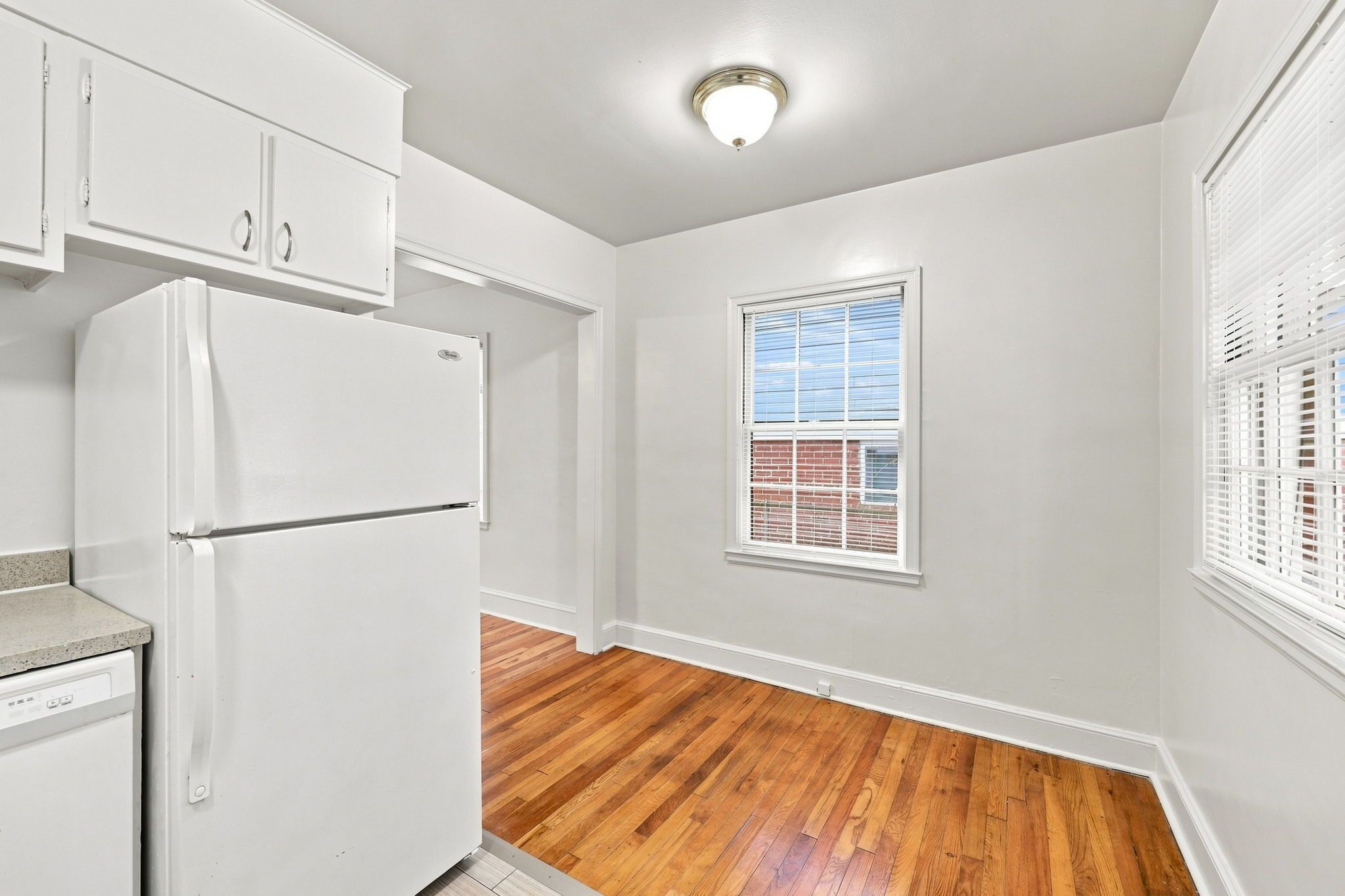 812 W Markham Avenue Property Photo 9