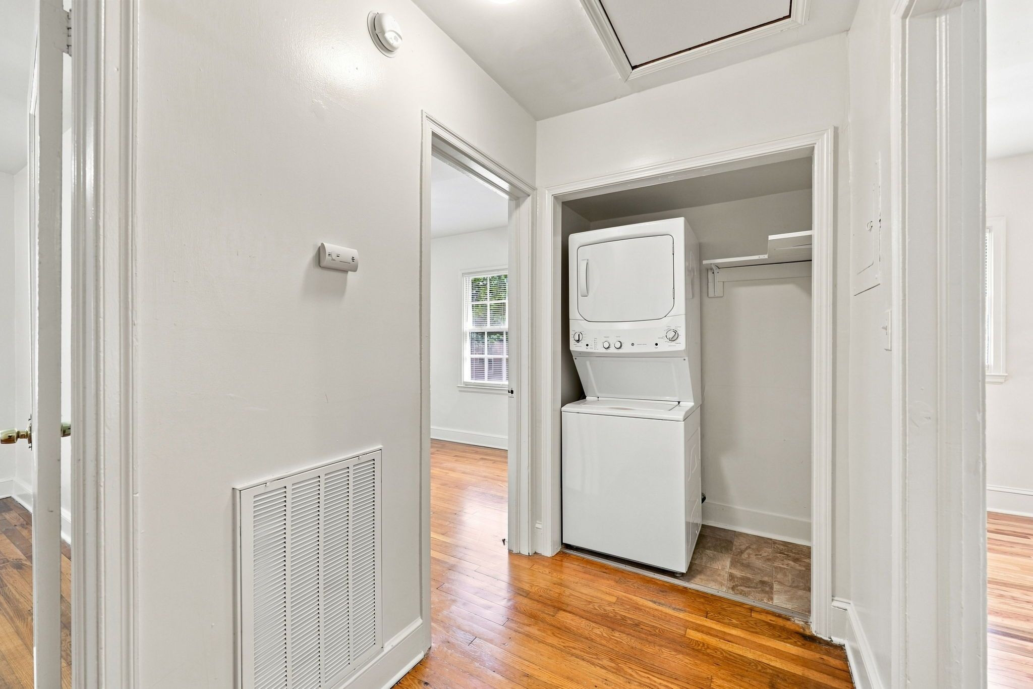 812 W Markham Avenue Property Photo 10