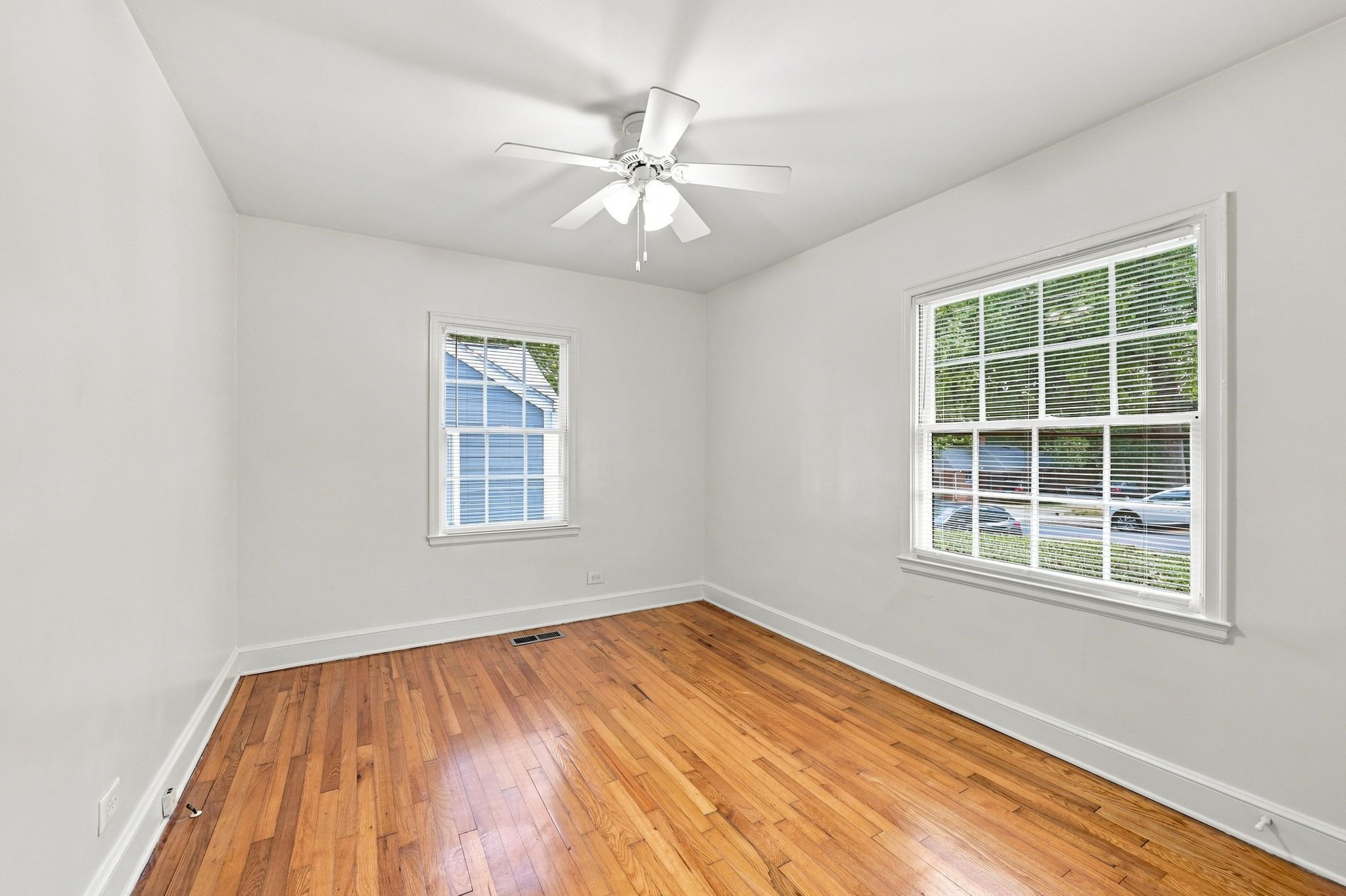 812 W Markham Avenue Property Photo 11